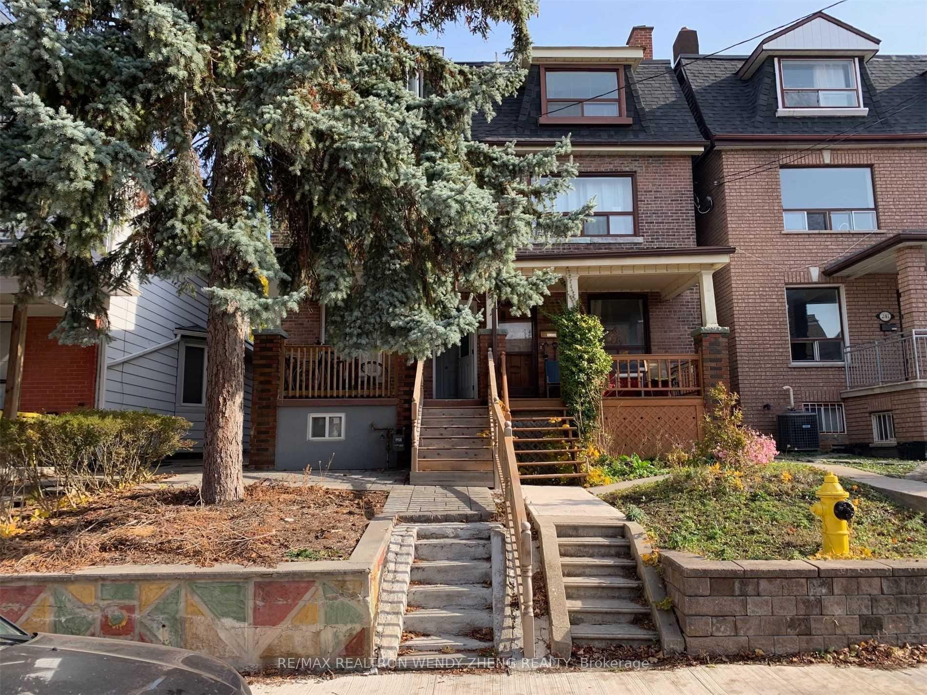 245 Montrose Avenue Main, Toronto C01, ON M6G 3G6