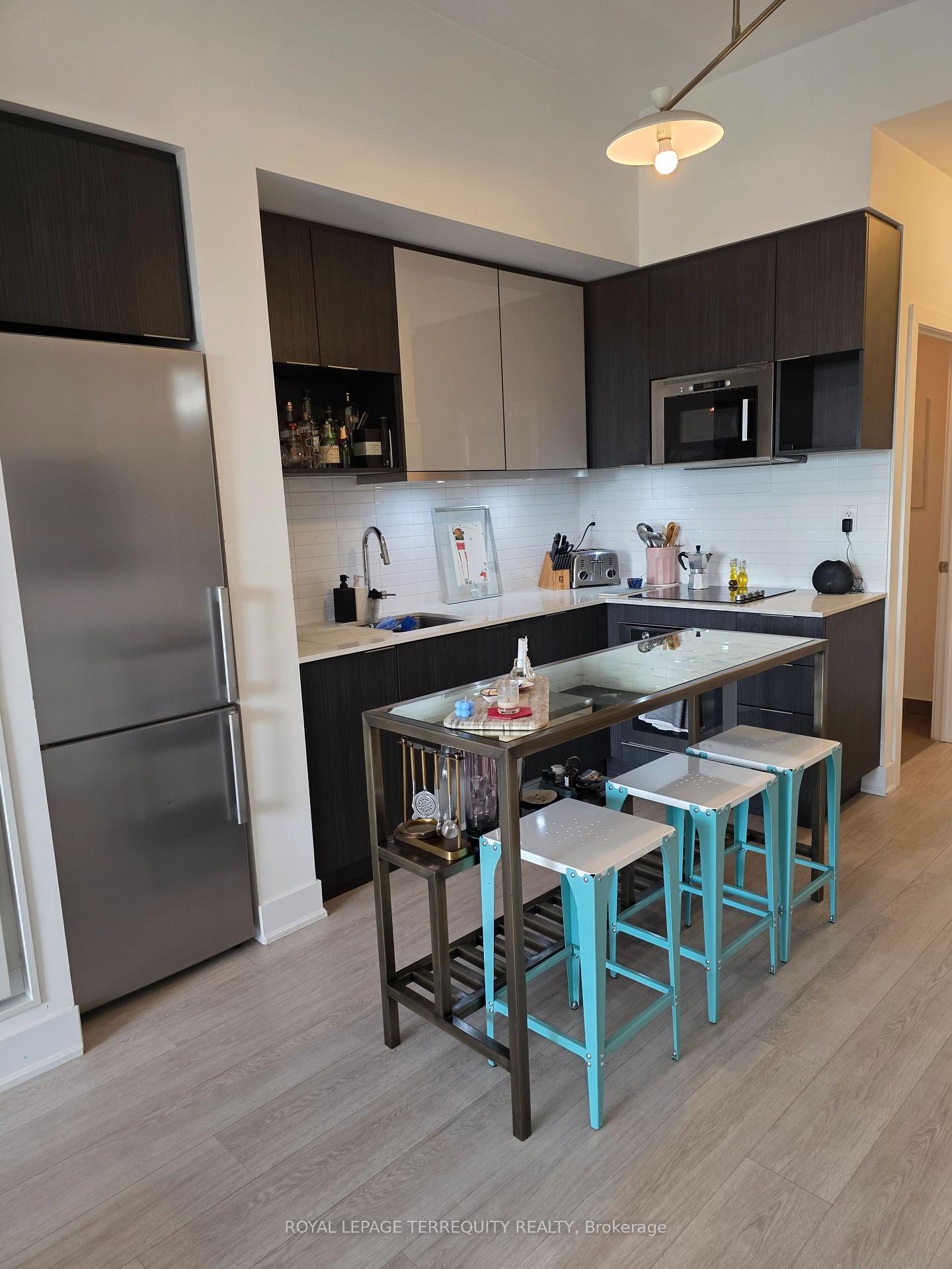 99 The Donway Road W 424, Toronto C13, ON M3C 0N8