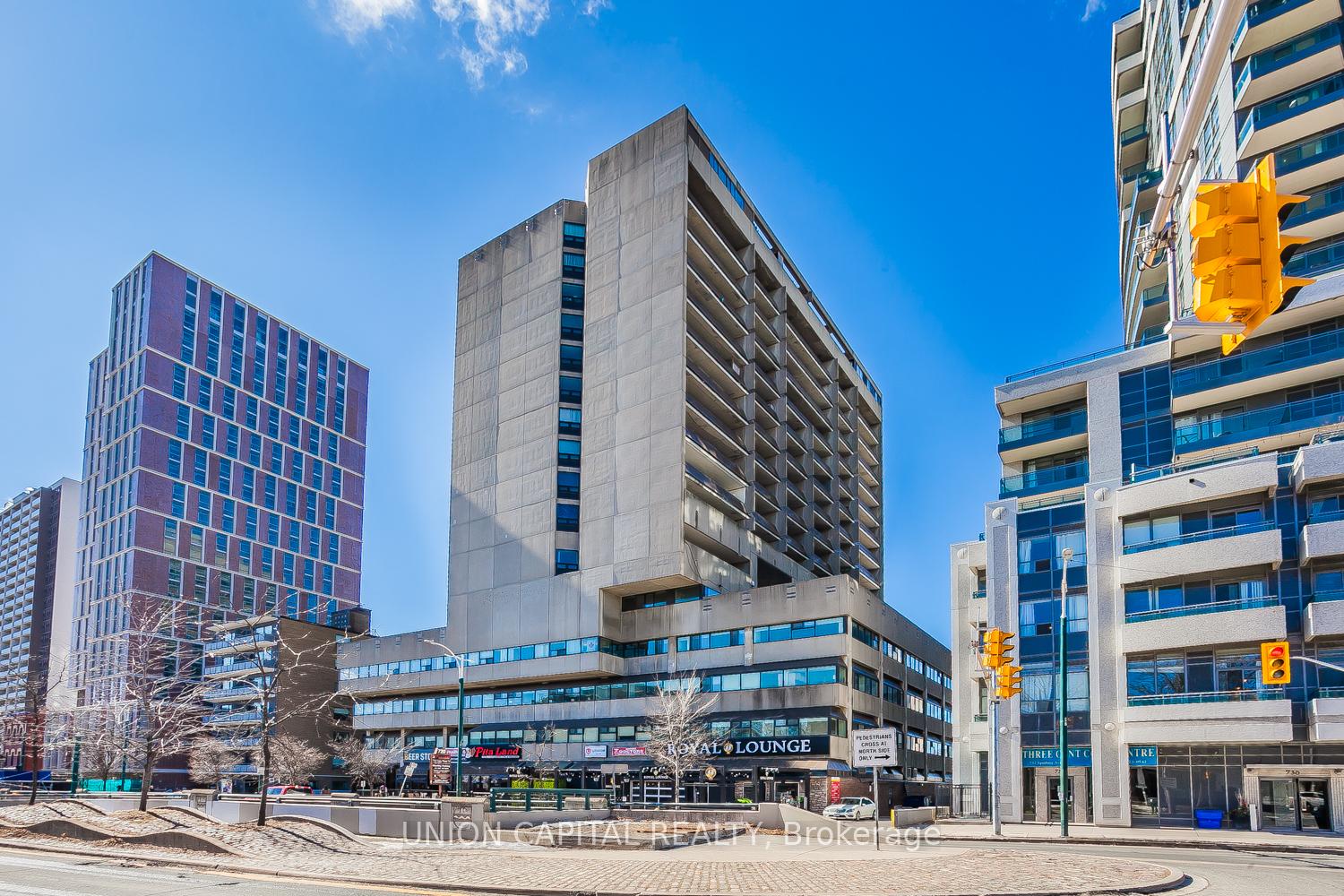 720 Spadina Avenue 904, Toronto C01, ON M5S 2T9