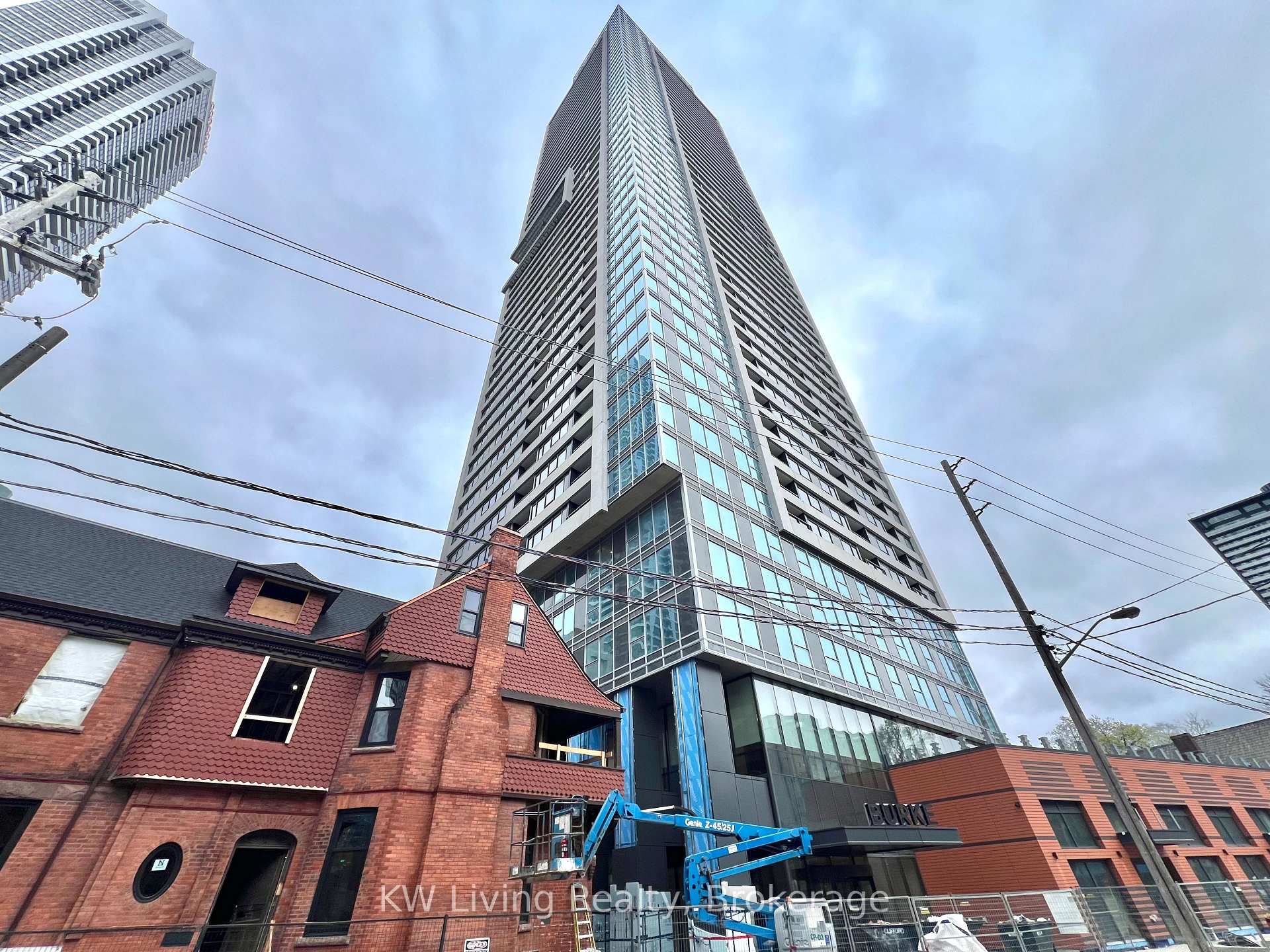 609 Sherbourne Street 709, Toronto C08, ON M4X 0A4