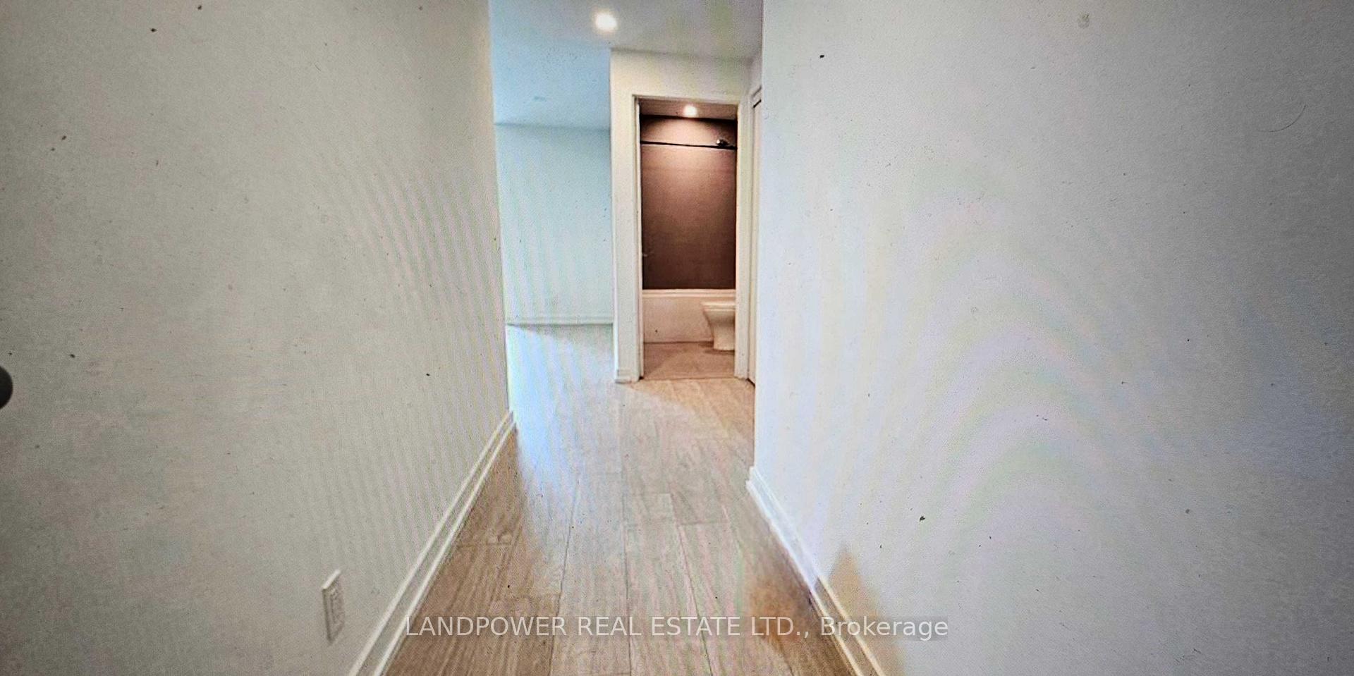 33 Helendale Avenue 1301, Toronto C03 — photo 5 of 5