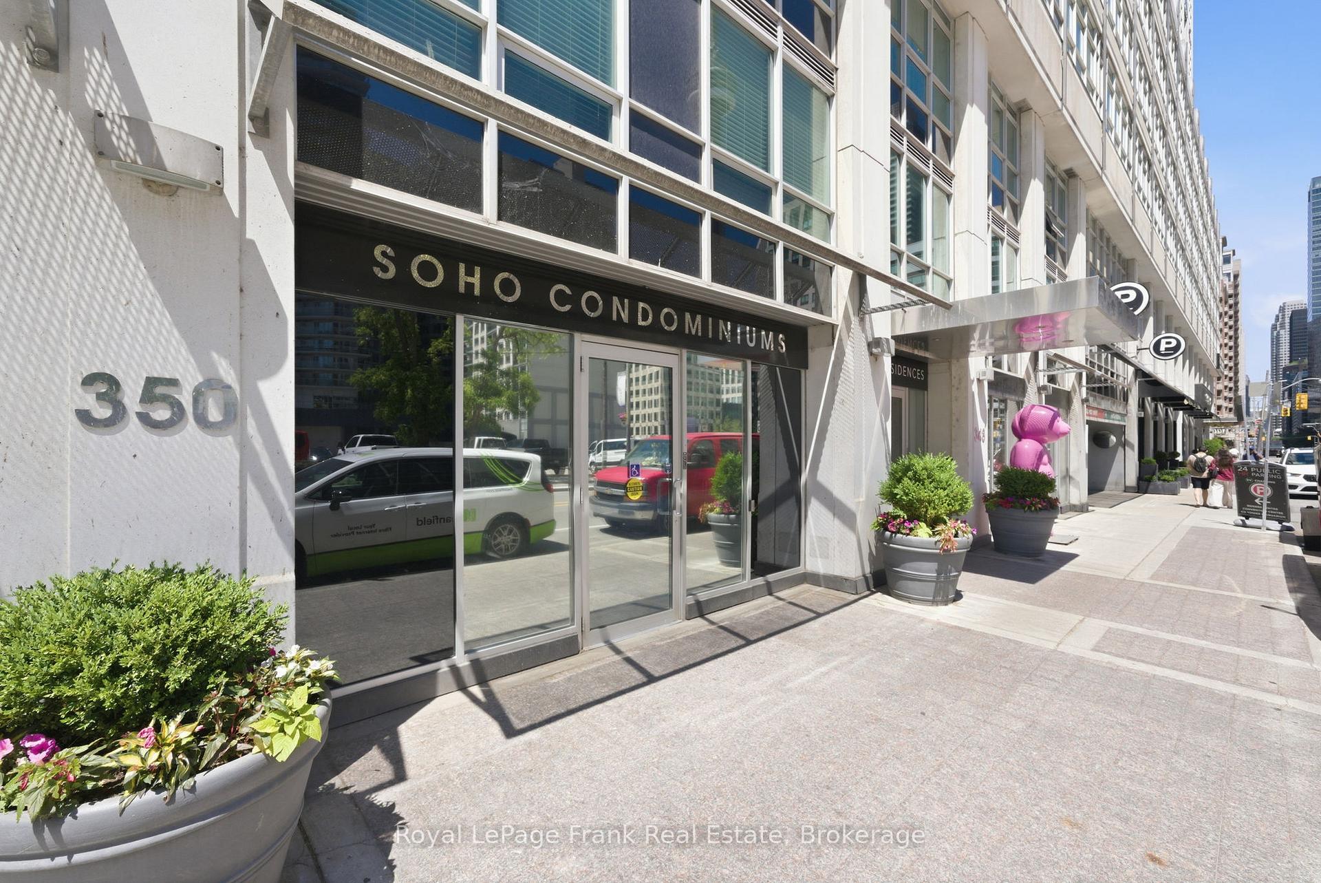350 Wellington Street W M24, Toronto C01, ON M5V 3W9
