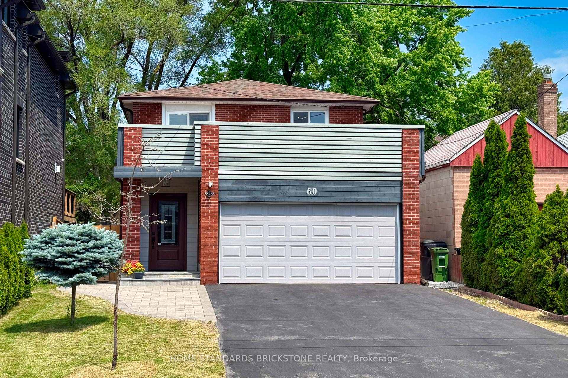 60 Madawaska Avenue, Toronto C14, ON M2M 2R3