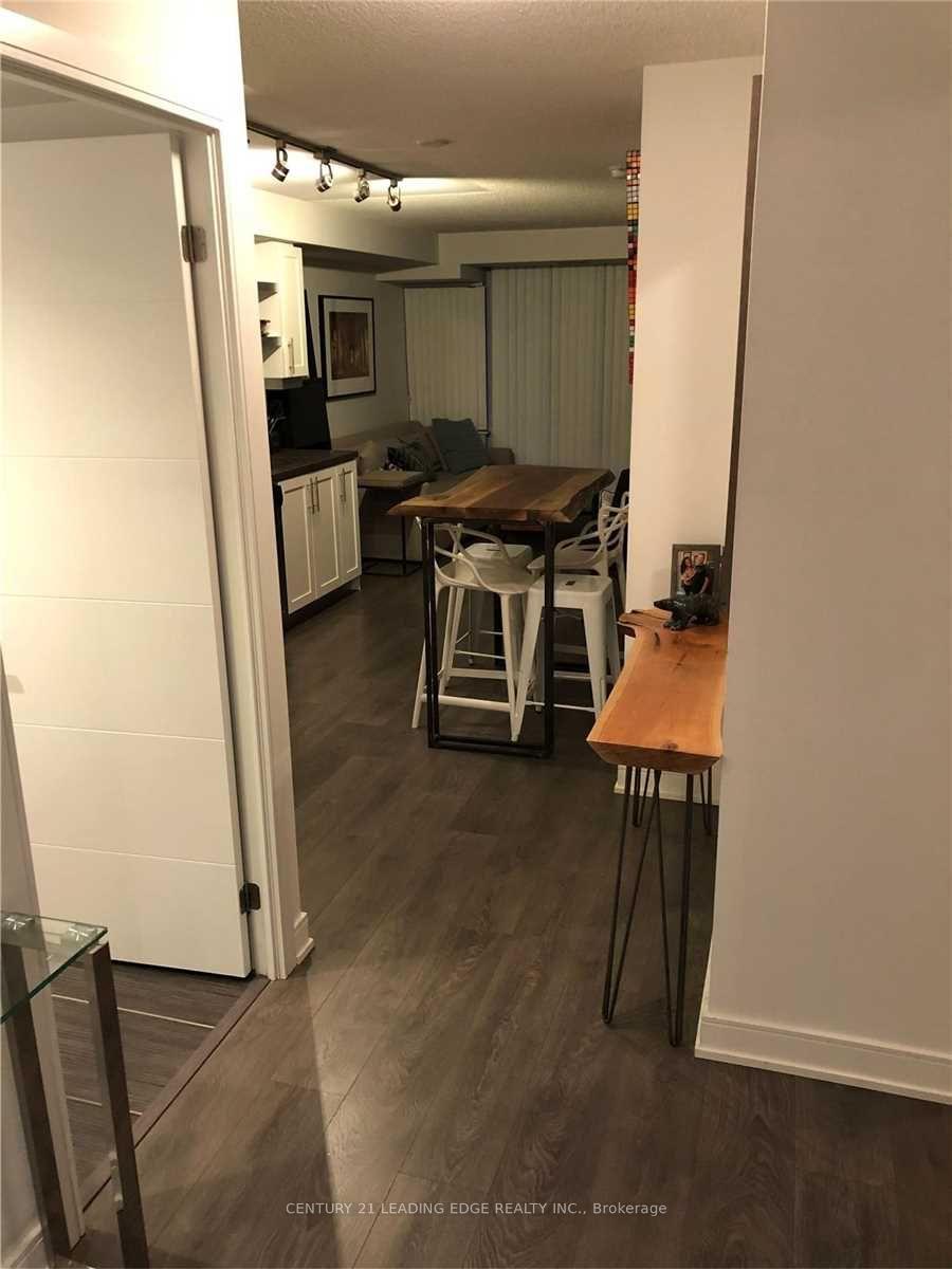 525 Adelaide Street W 1034, Toronto C01, ON M5V 1T6