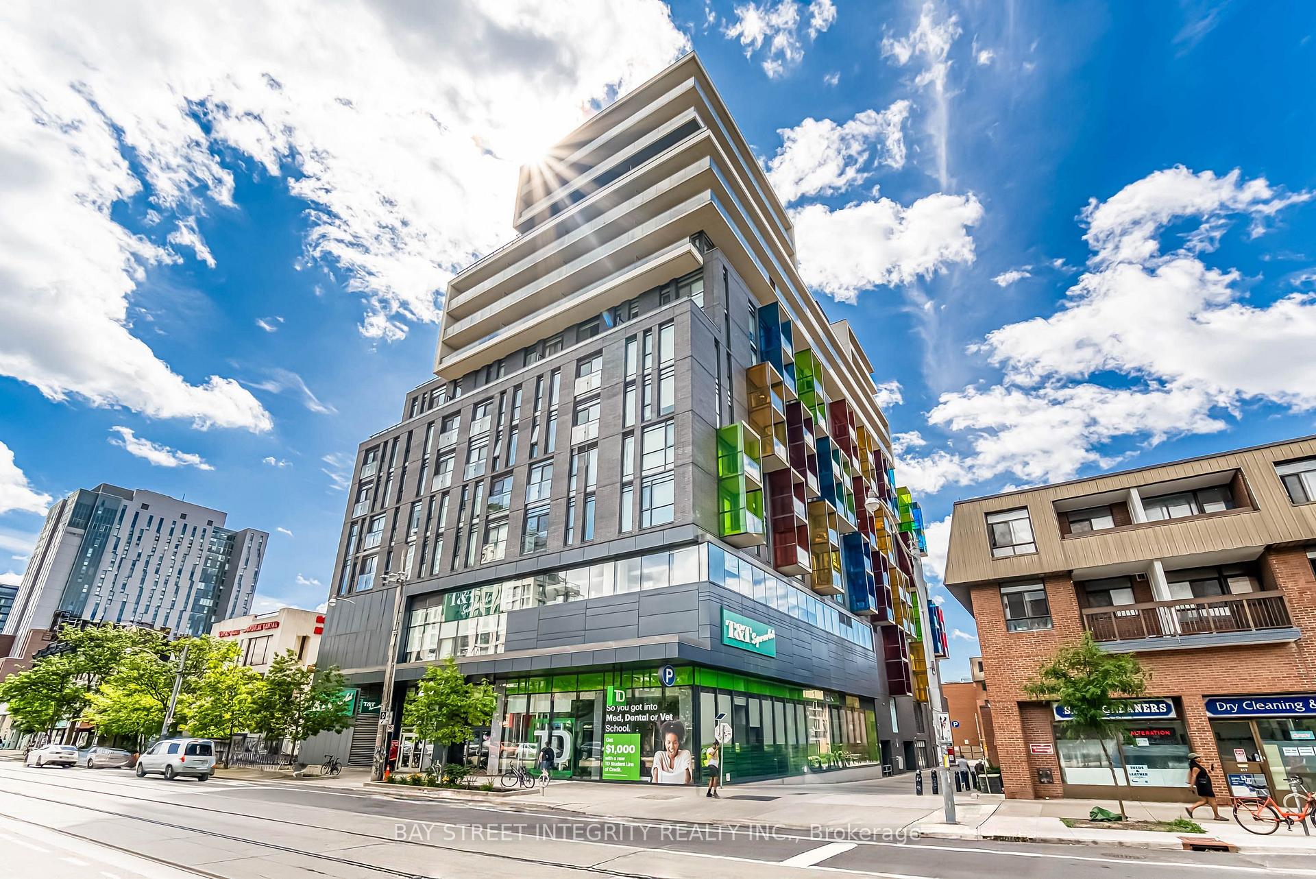 297 College Street 805, Toronto C01, ON M5T 0C2