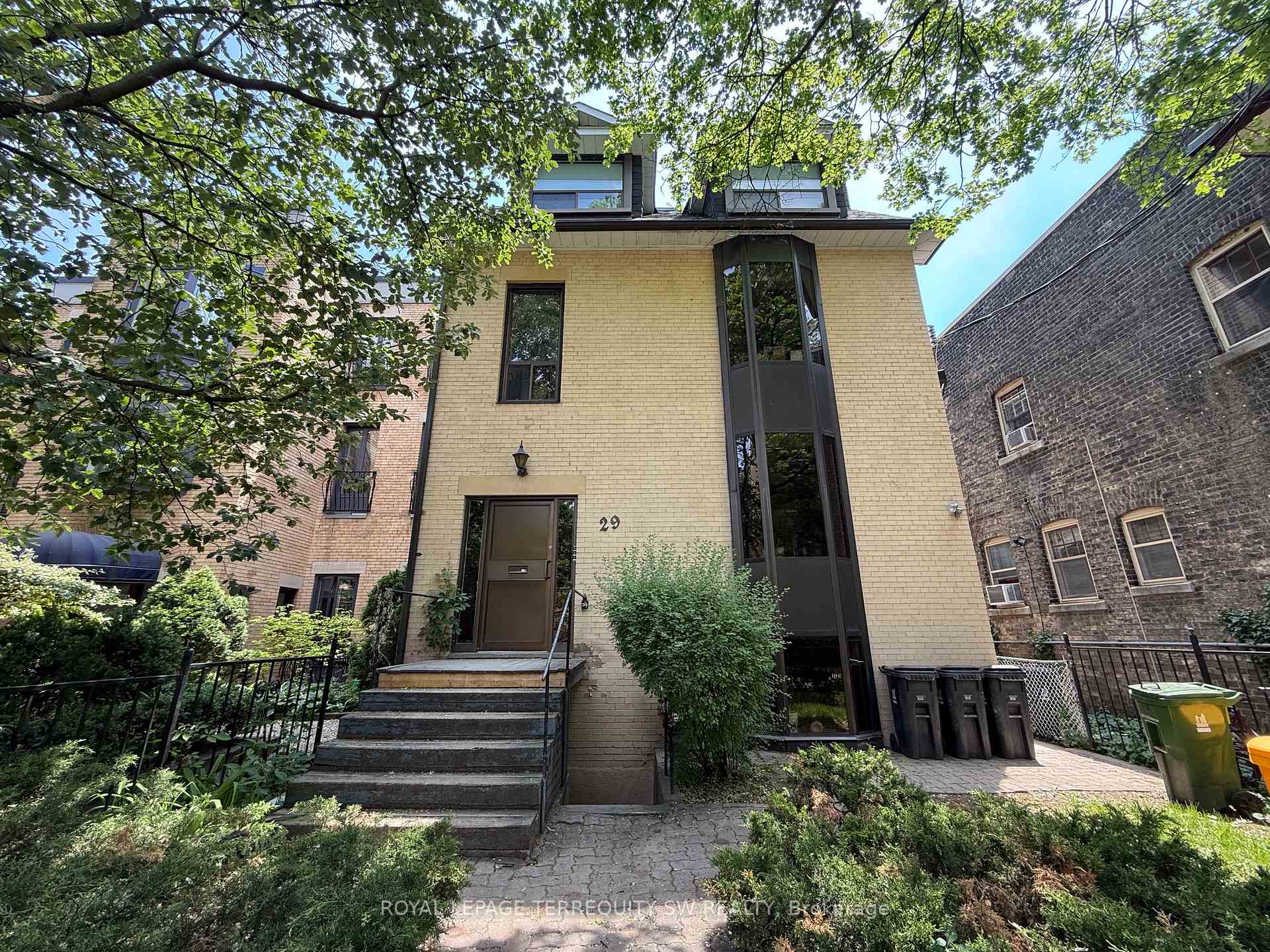 29 Winchester Street 3, Toronto C08, ON M4X 1A6