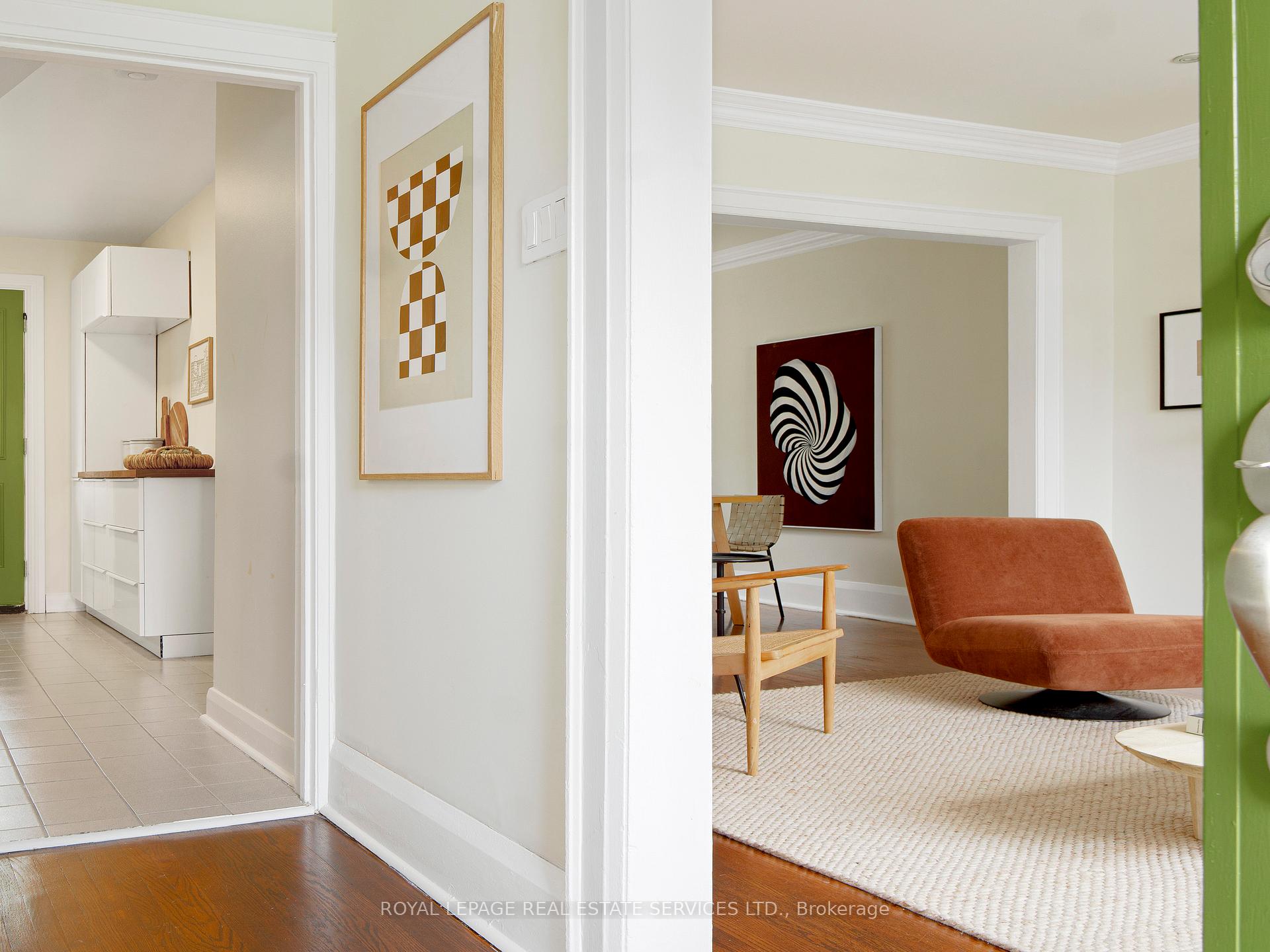 629 Winona Drive, Toronto C03 — photo 2 of 5