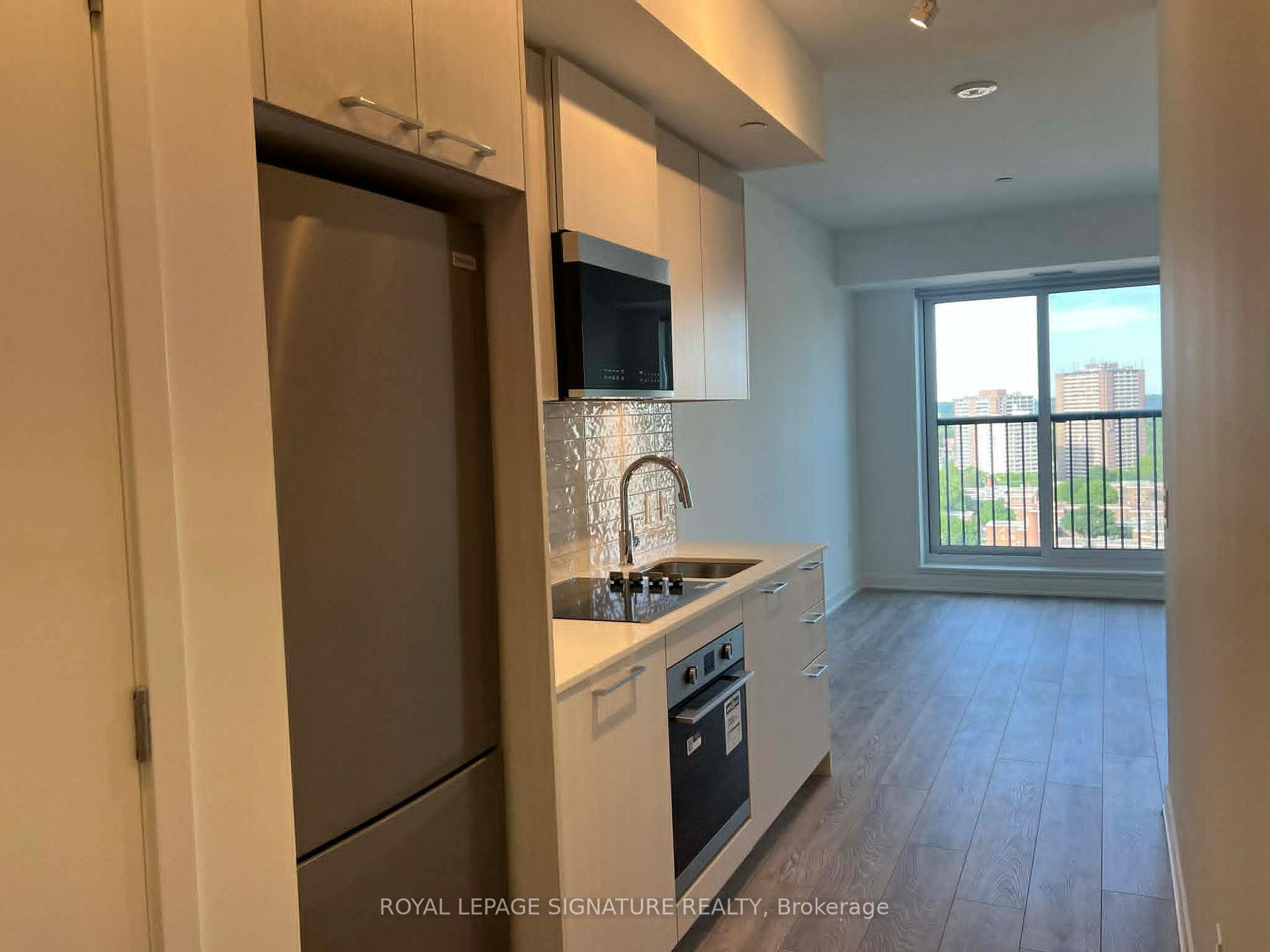 10 Oak Street, Toronto C08, ON M5A 0Z1