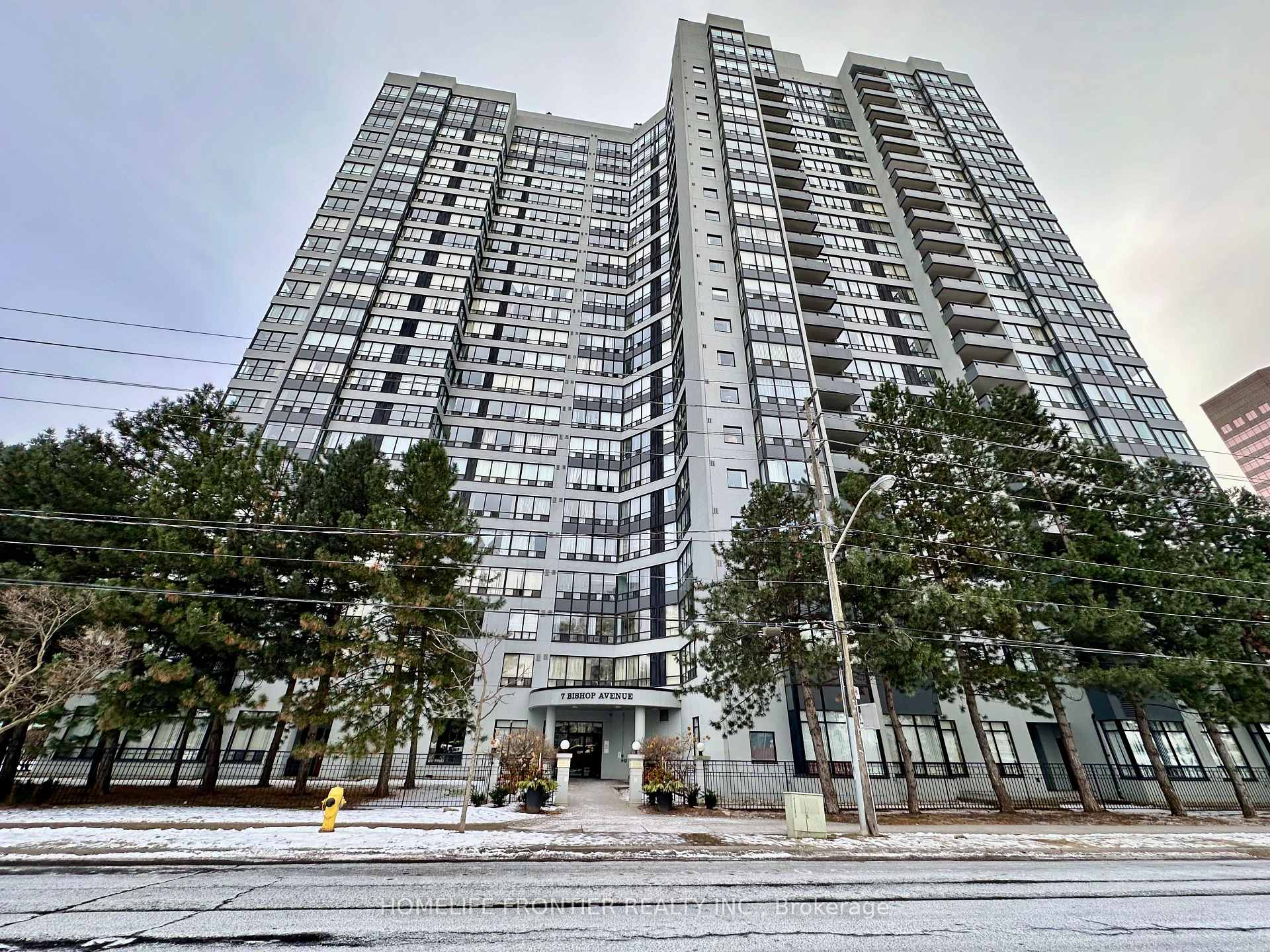 7 Bishop Avenue 808, Toronto C14, ON M2M 4J4