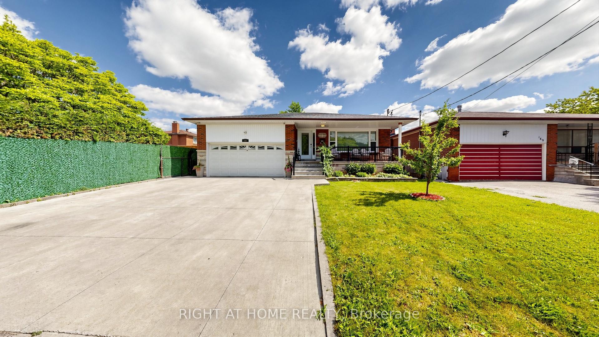 151 Ernest Avenue, Toronto C15, ON M2J 3T7