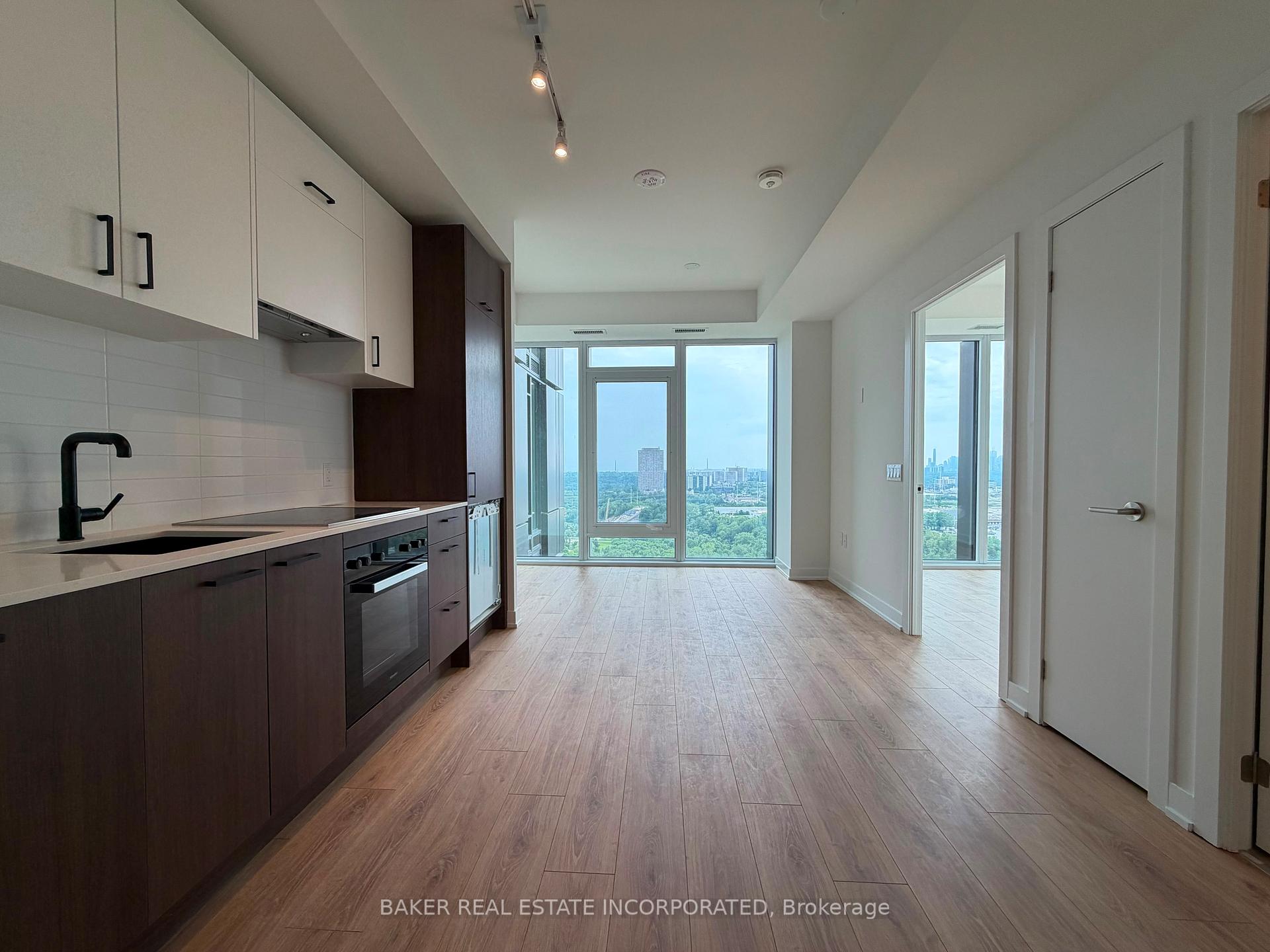 5 Quarrington Lane 2810, Toronto C13, ON M3C 0S5