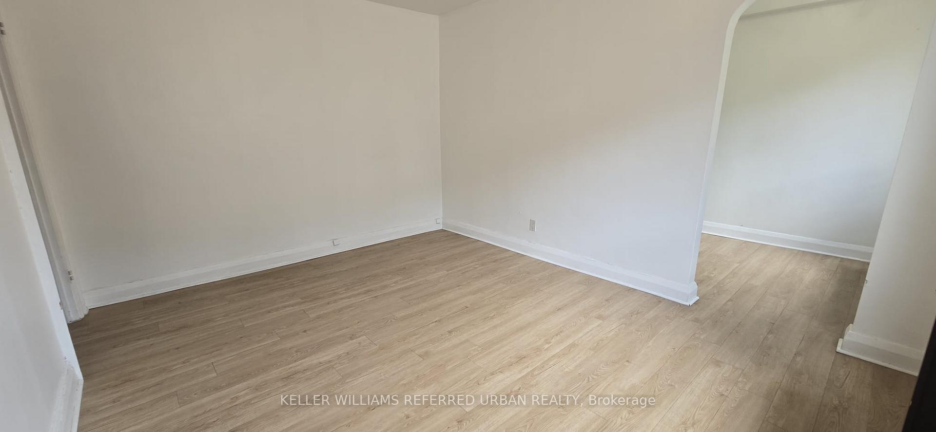 137 Eglinton Avenue W 28, Toronto C03 — photo 5 of 5