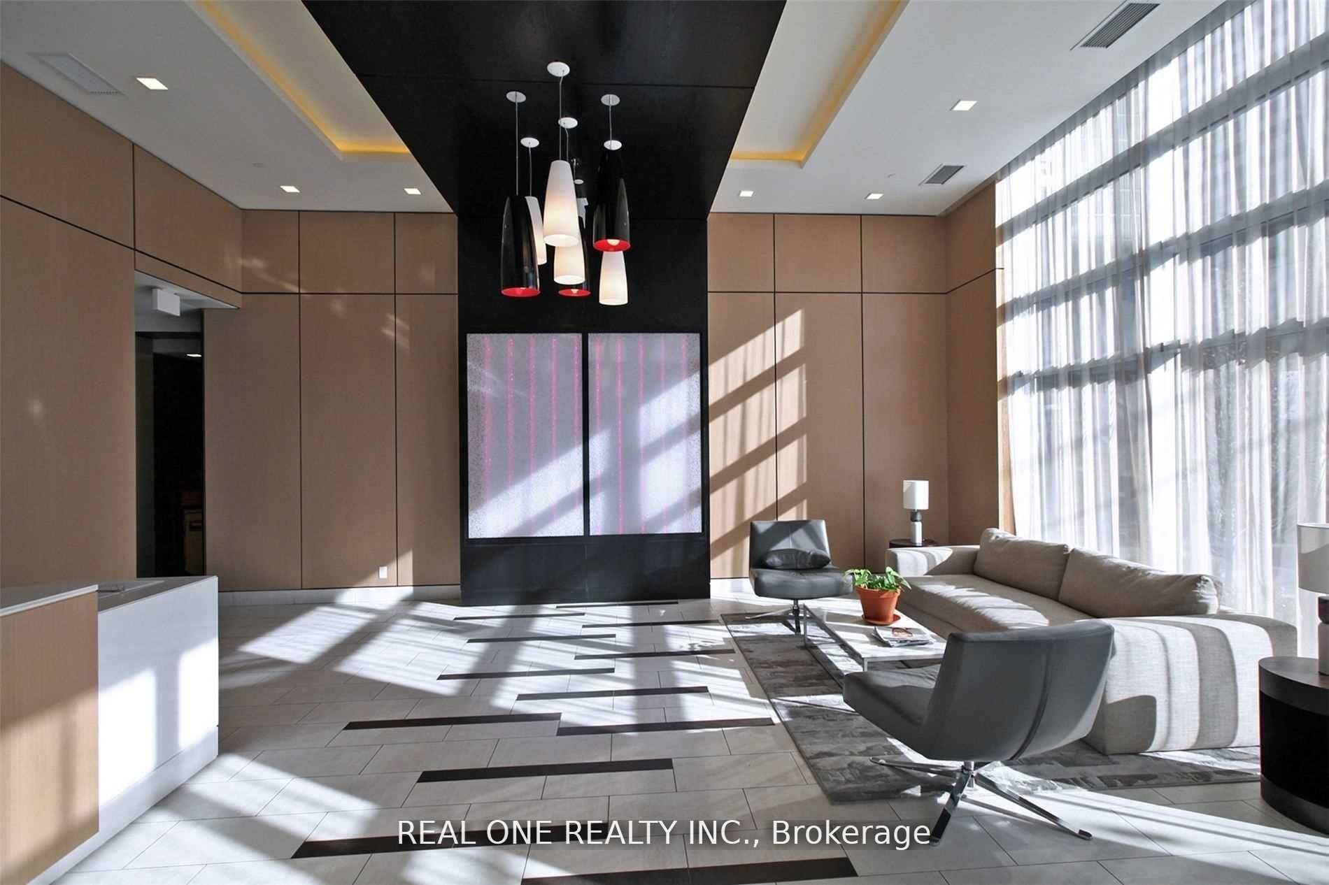 58 Orchard View Boulevard 1011, Toronto C03 — photo 4 of 5
