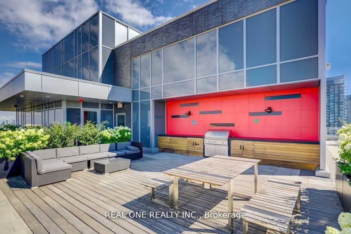 58 Orchard View Boulevard 1011, Toronto C03 — photo 5 of 5