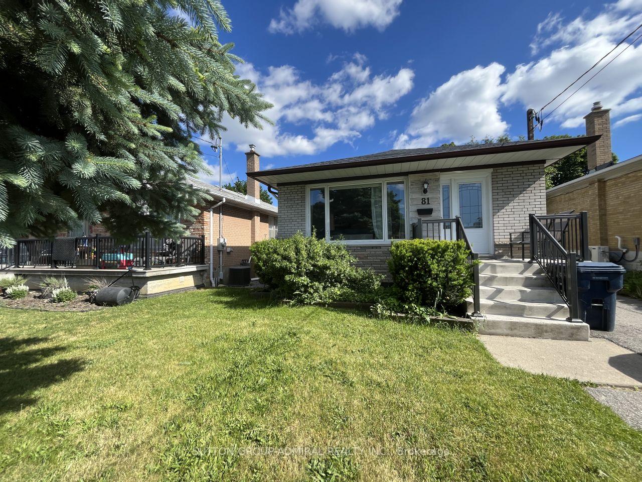 81 Searle Avenue, Toronto C06, ON M3H 4A6