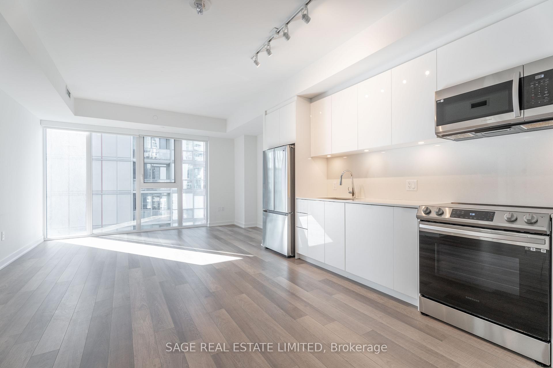 357 King Street W 2109, Toronto C01, ON M5V 0S7