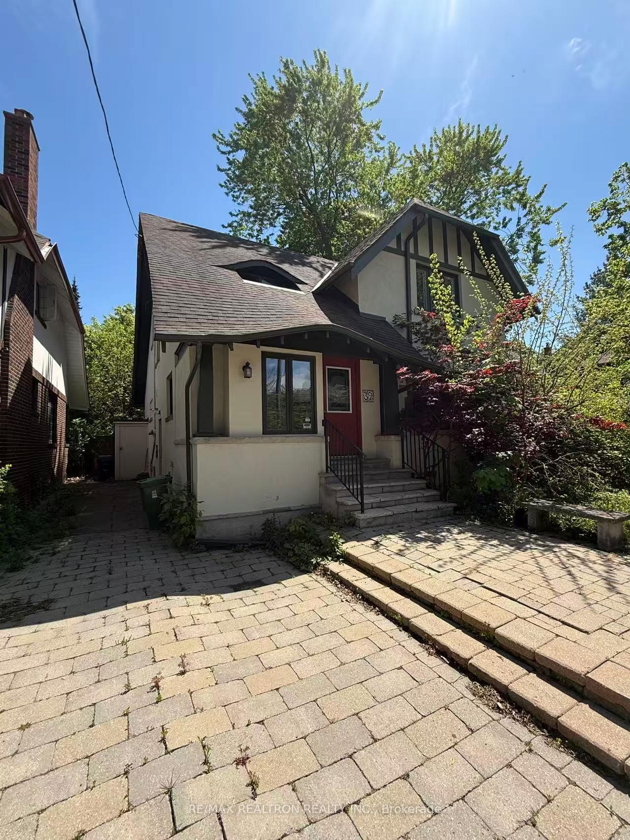 39 Austin Terrace, Toronto C02, ON M5R 1Y2