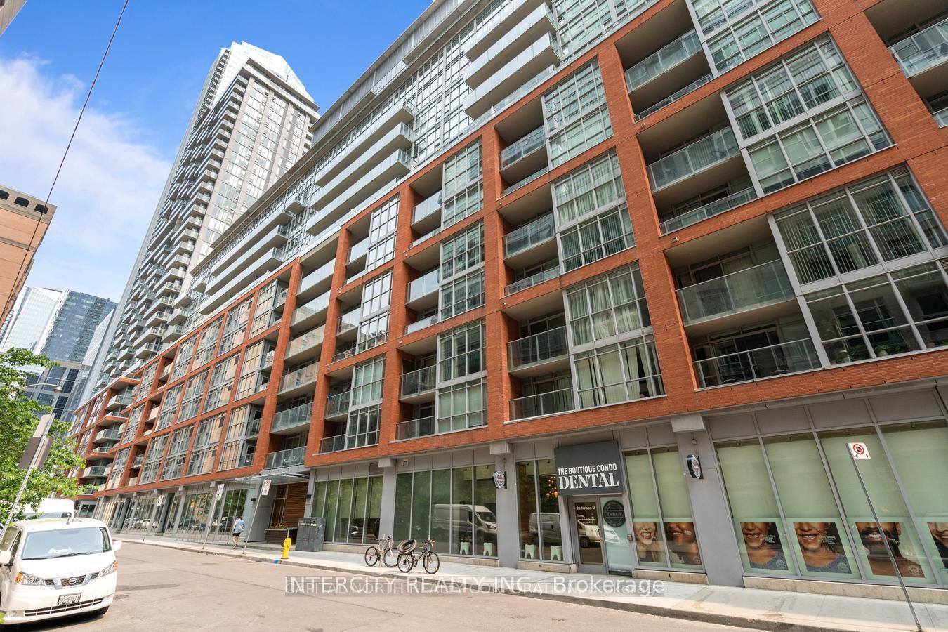 21 Nelson Street Lph32, Toronto C01, ON M5V 3Y8