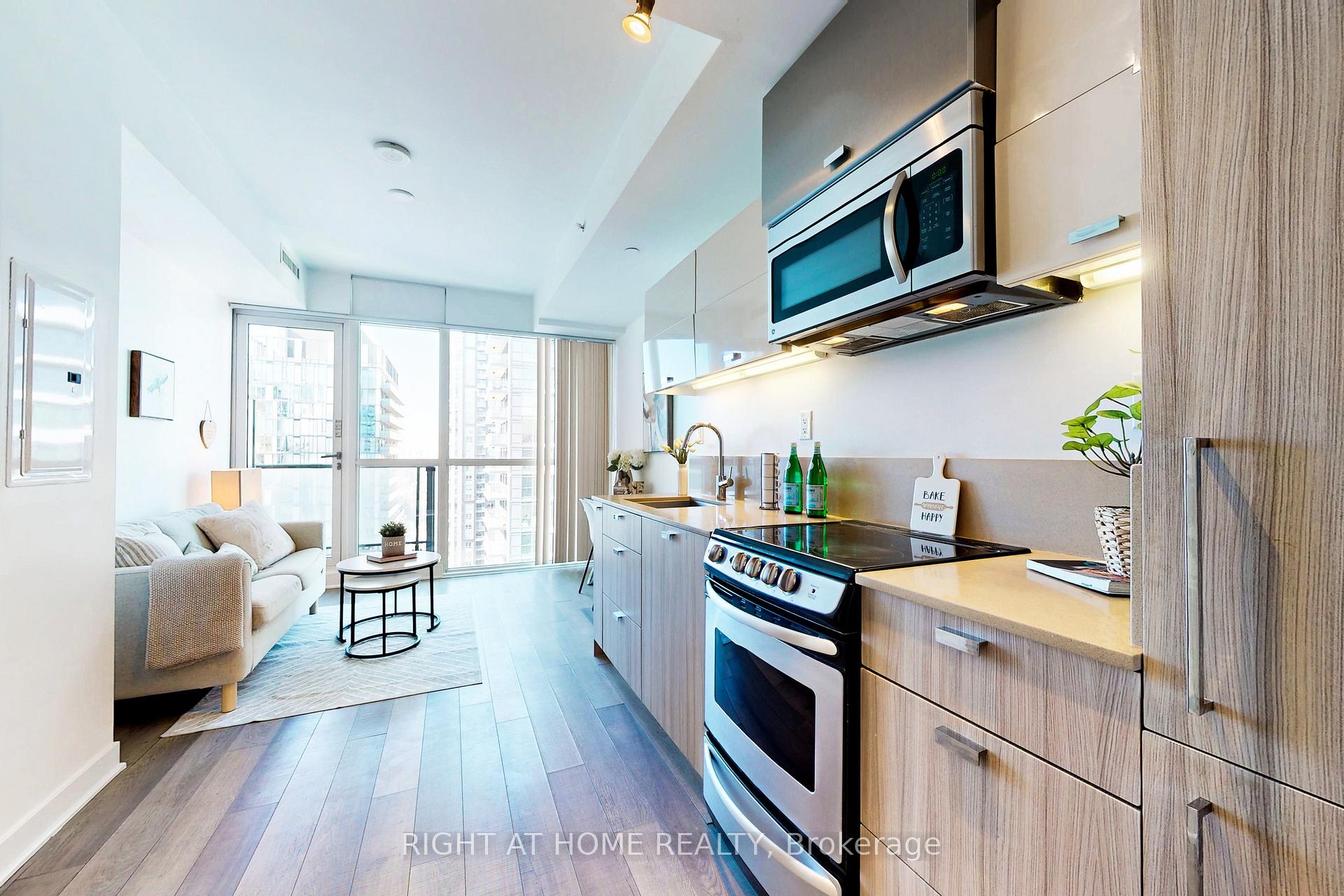 290 Adelaide Street W 3603, Toronto C01, ON M5V 1P6