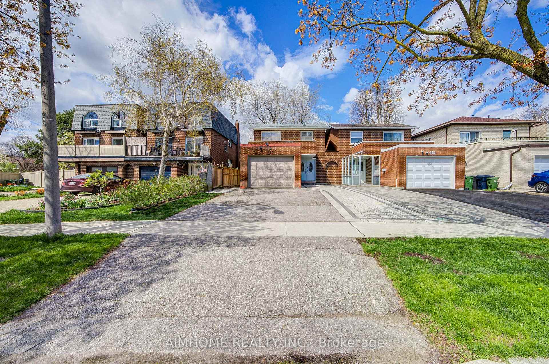 163 Chipwood Crescent, Toronto C15, ON M2J 3X6
