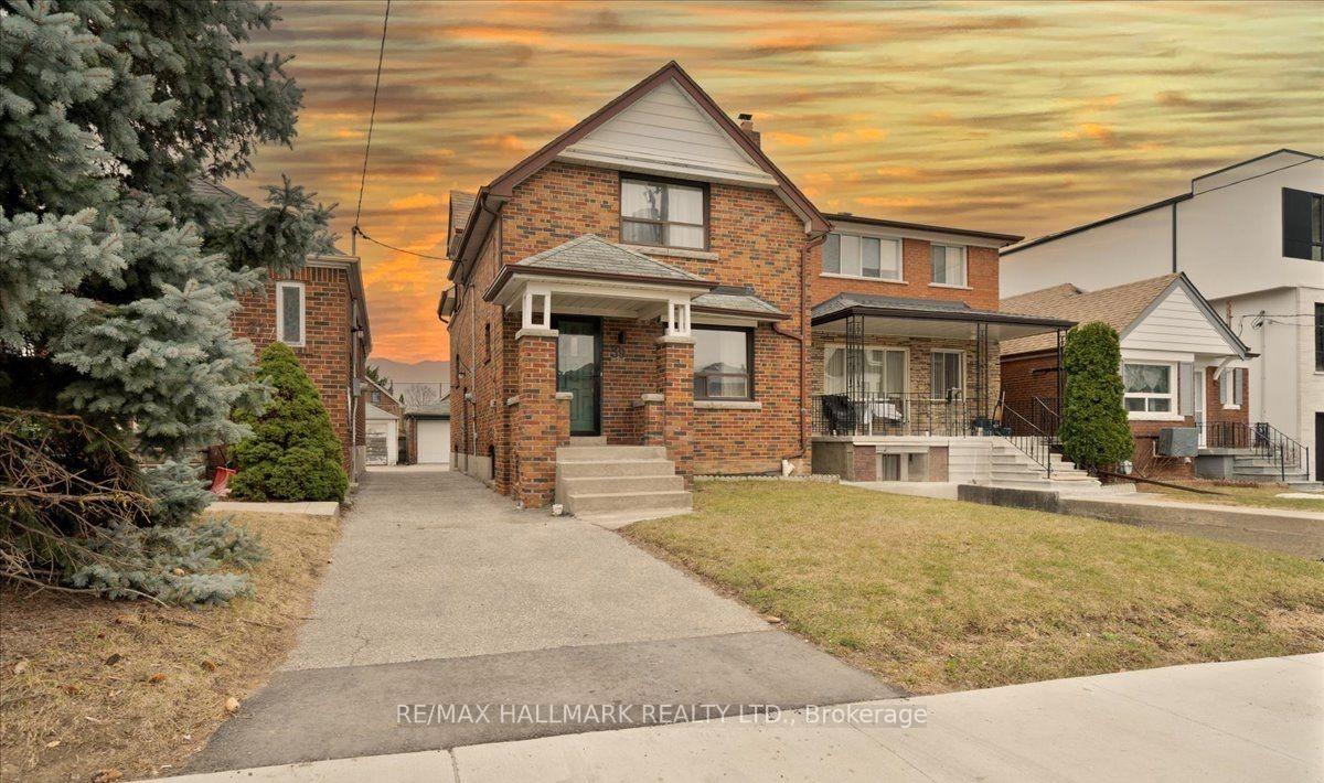 39 Lanark Avenue, Toronto C03 — photo 5 of 5
