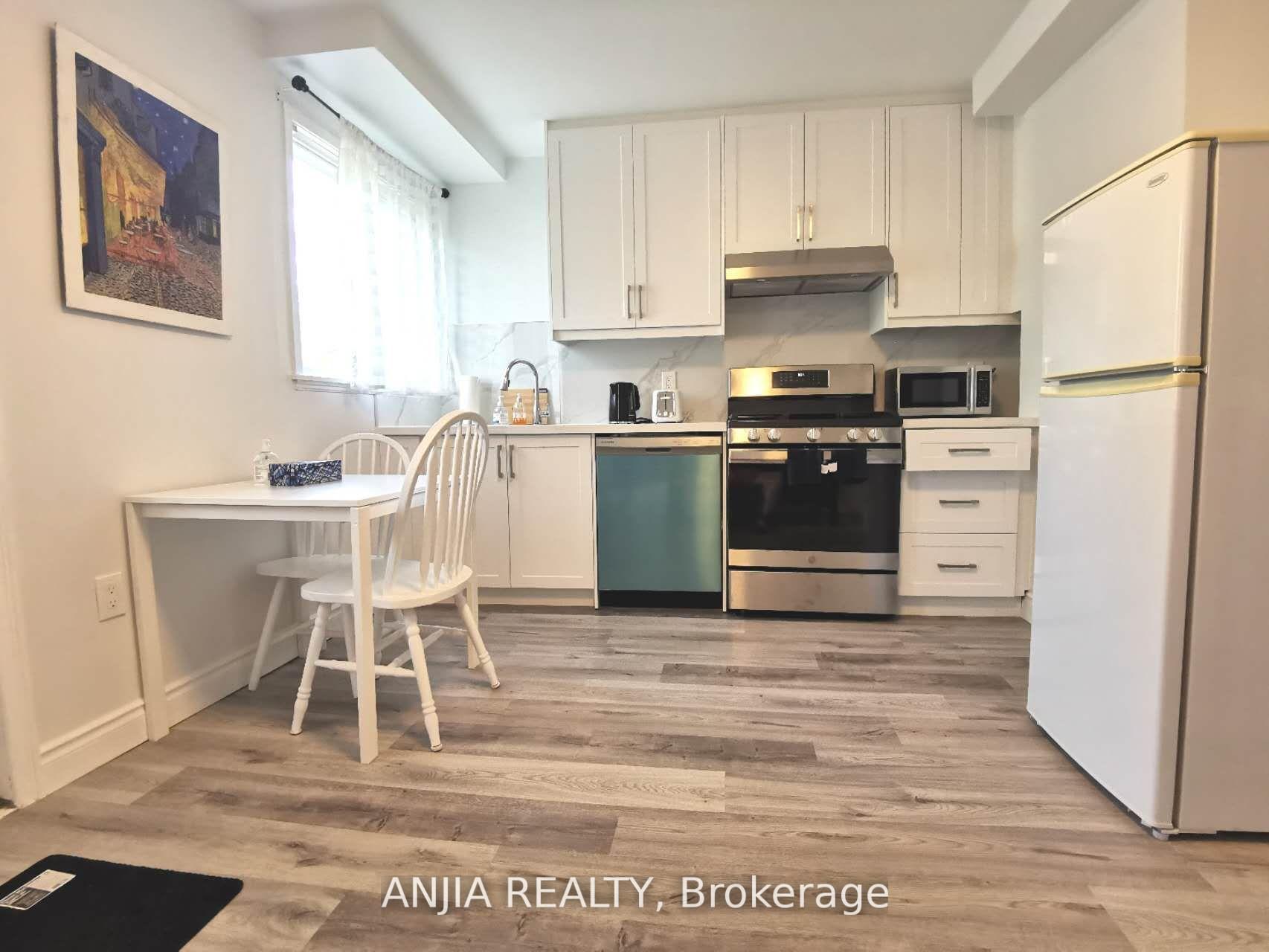 256 Homewood Avenue 1, Toronto C07, ON M2R 2N3