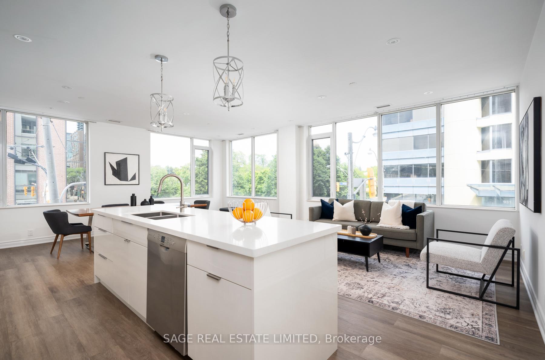 980 Yonge Street 205, Toronto C02, ON M4W 3V8