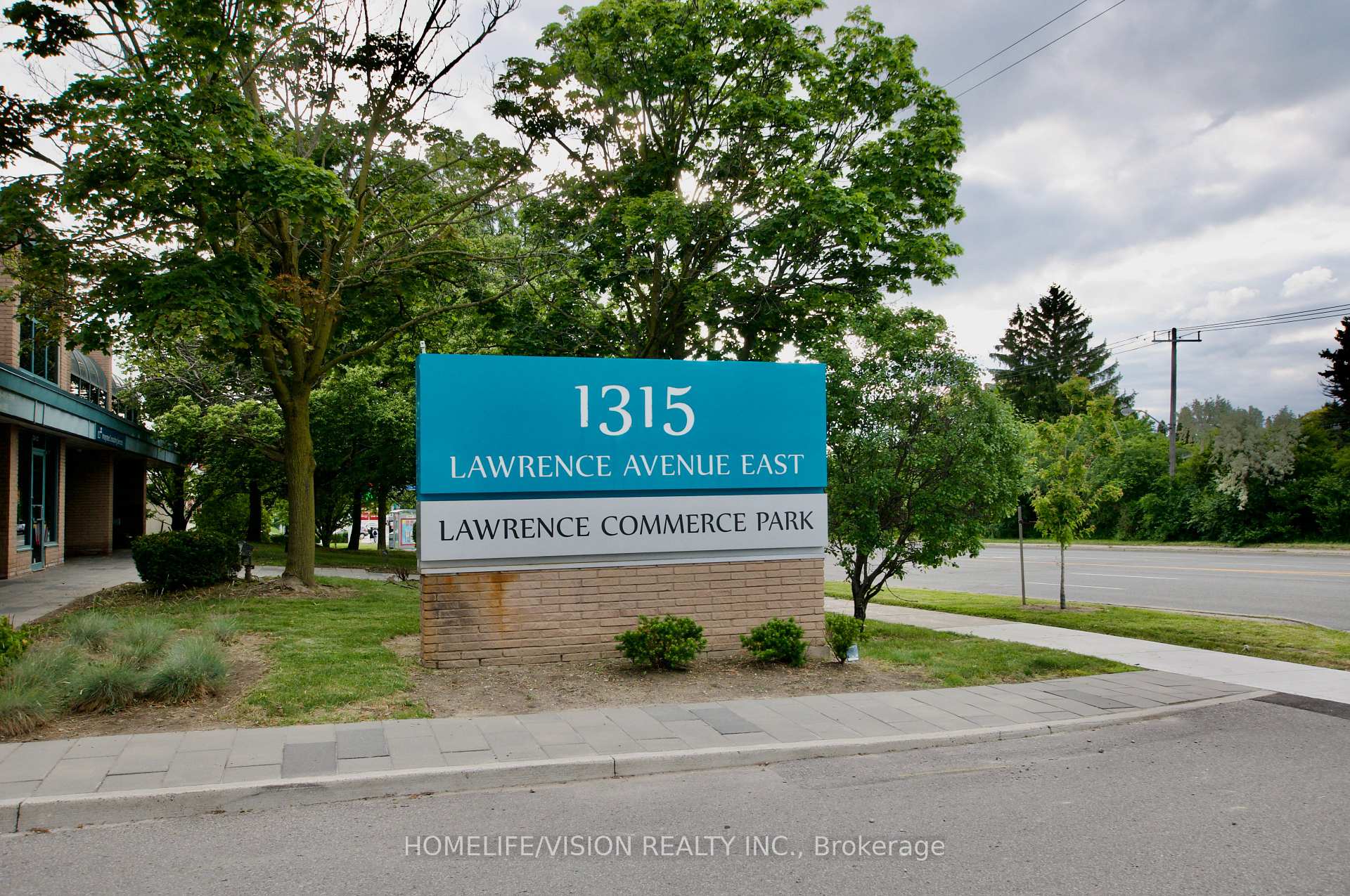 1315 Lawrence Avenue E 303, Toronto C13, ON M3A 3R3