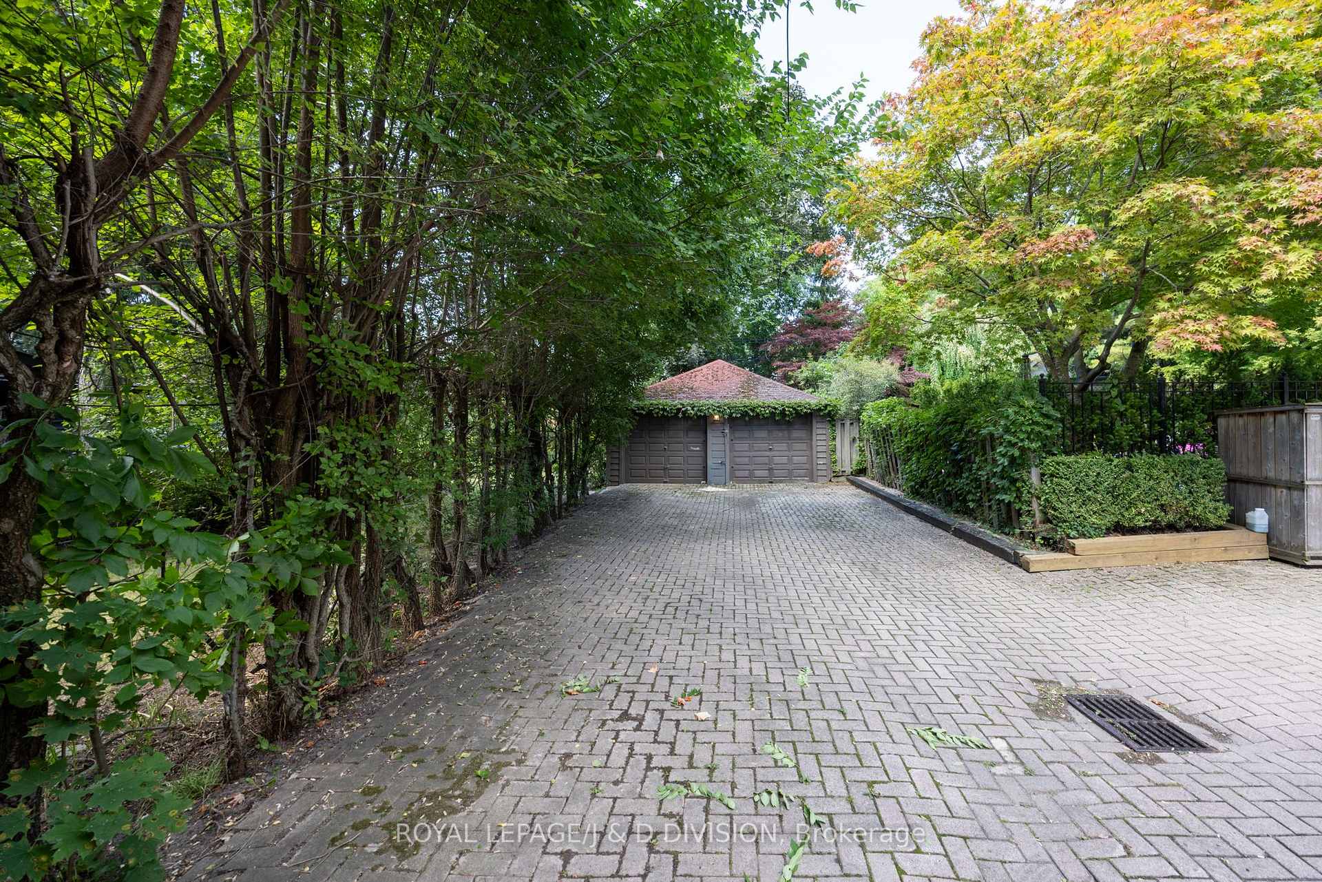 308 Oriole Parkway, Toronto C03 — photo 3 of 5