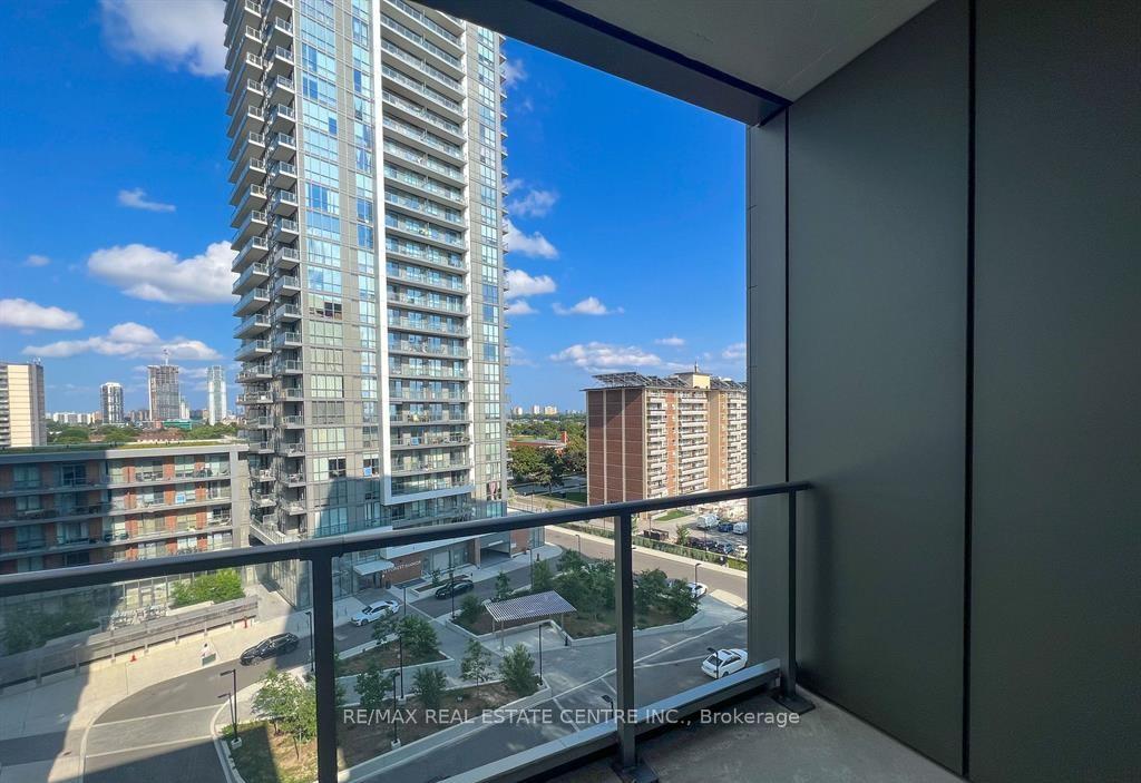 36 Forest Manor Road E 722, Toronto C15, ON M2J 1M1