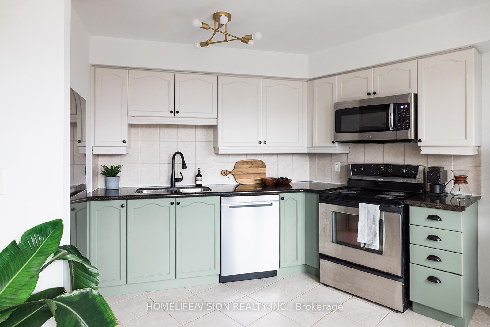 18 Valley Woods Road 902, Toronto C13, ON M3A 0A1