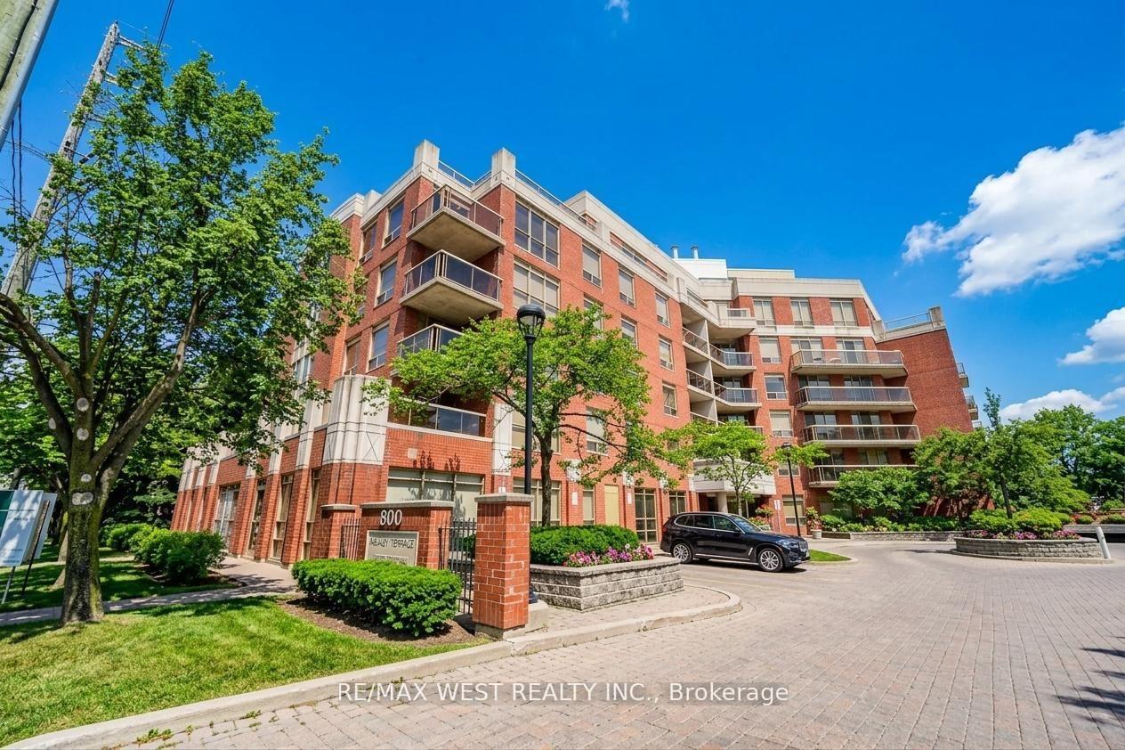 800 Sheppard Avenue W C3, Toronto C06, ON M3H 6B4