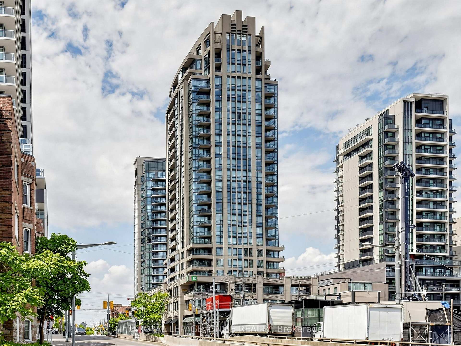 500 St.Clair Avenue W 204, Toronto C03 — photo 2 of 5
