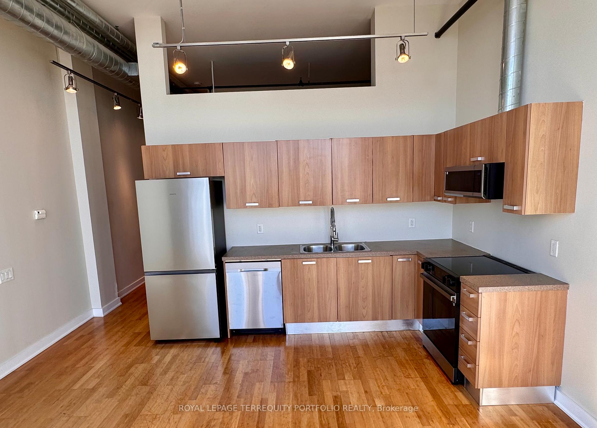 43 Hanna Avenue 418, Toronto C01, ON M6K 1X1