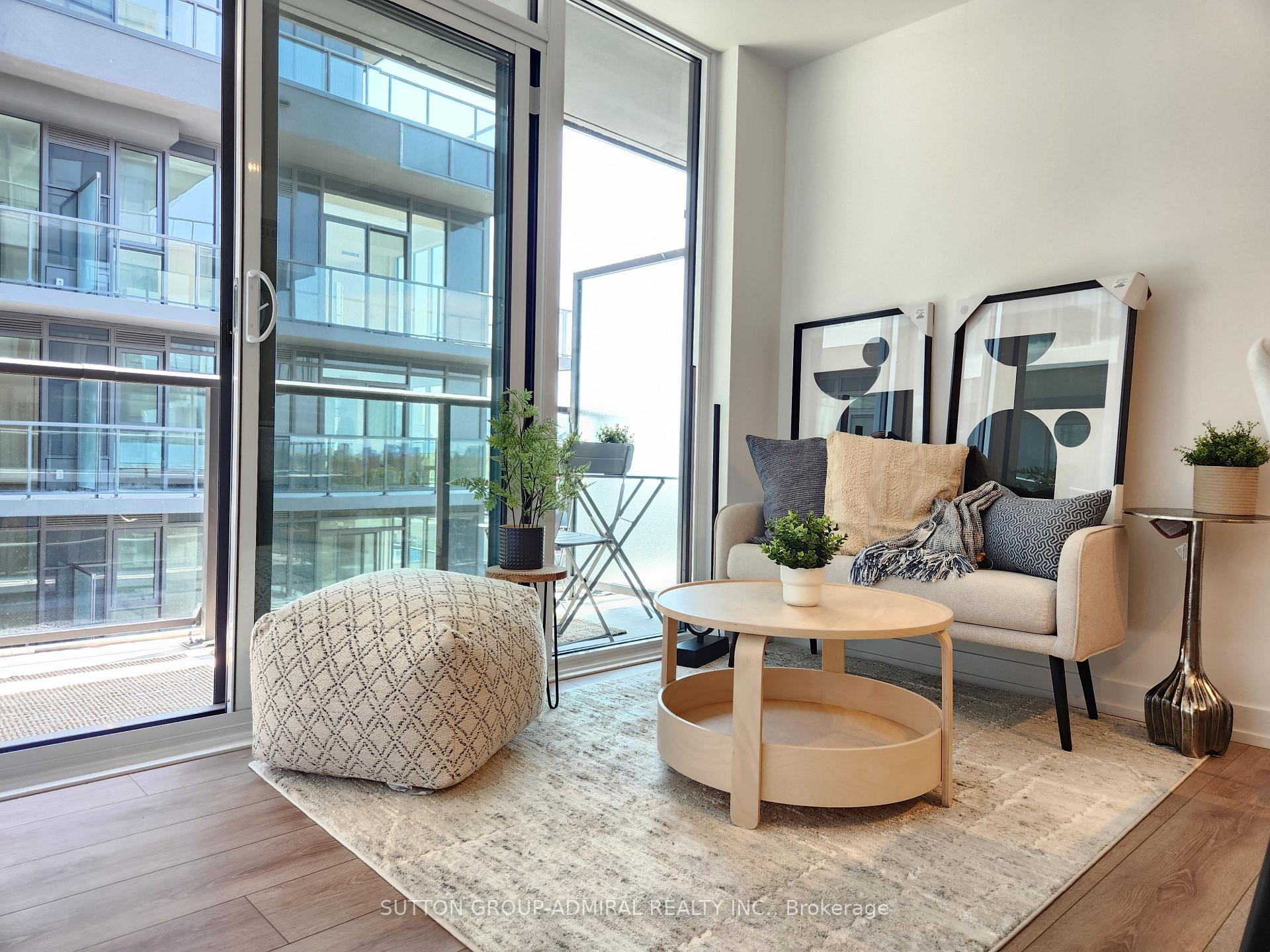 500 Dupont Street 502, Toronto C02, ON M6G 0B8