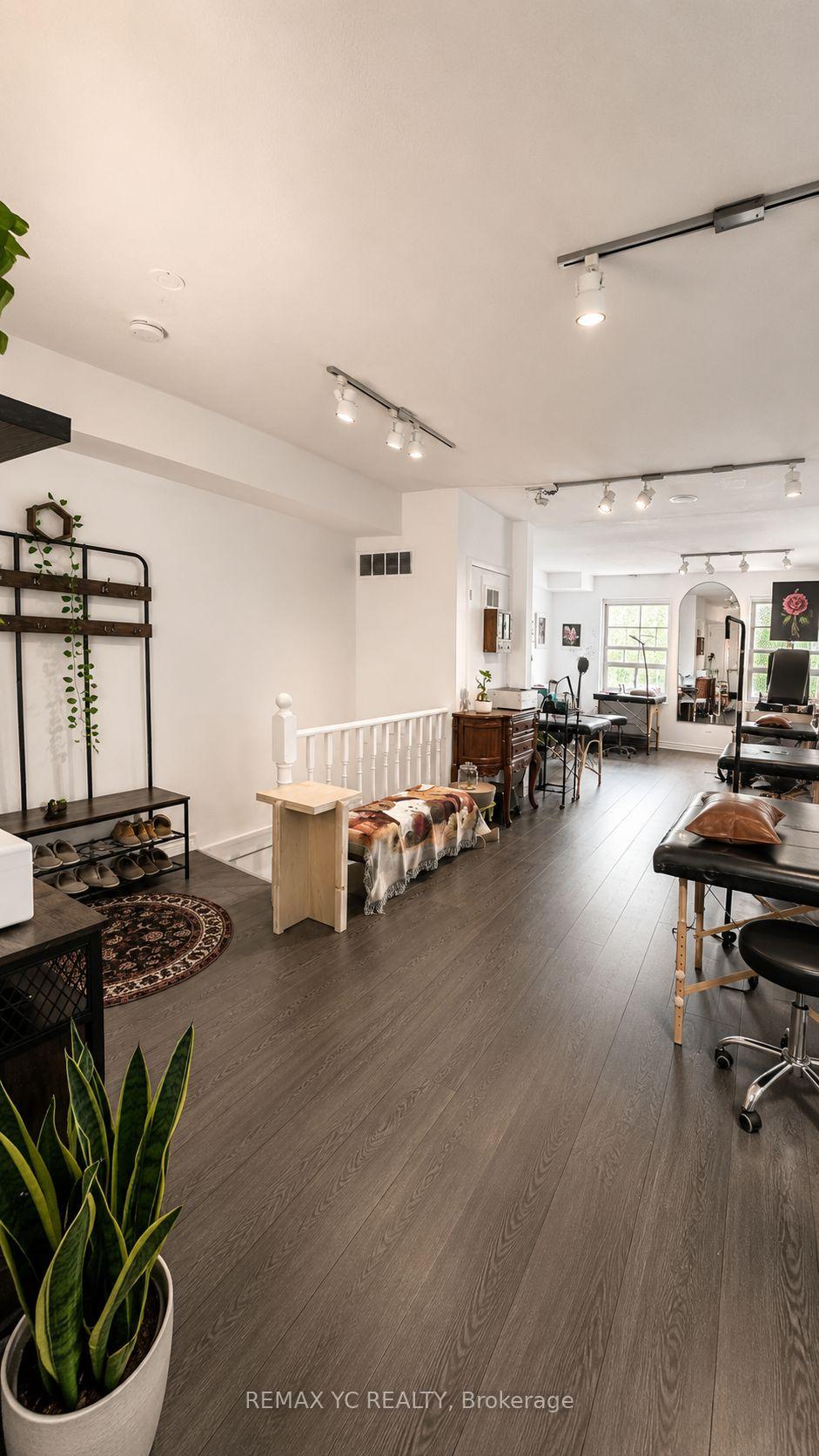 3334 A Yonge Street, Toronto C04, ON M4N 2M4