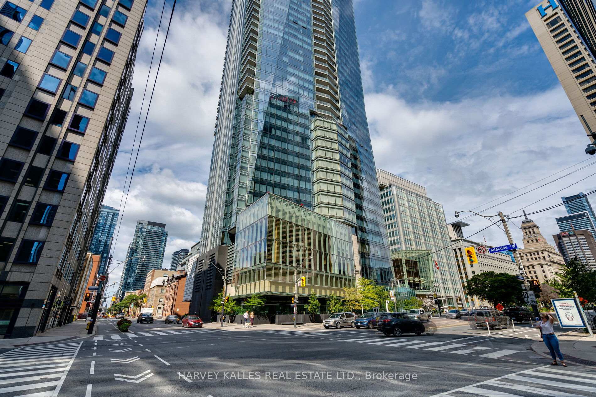 180 University Avenue 3907, Toronto C01, ON M5M 0A2
