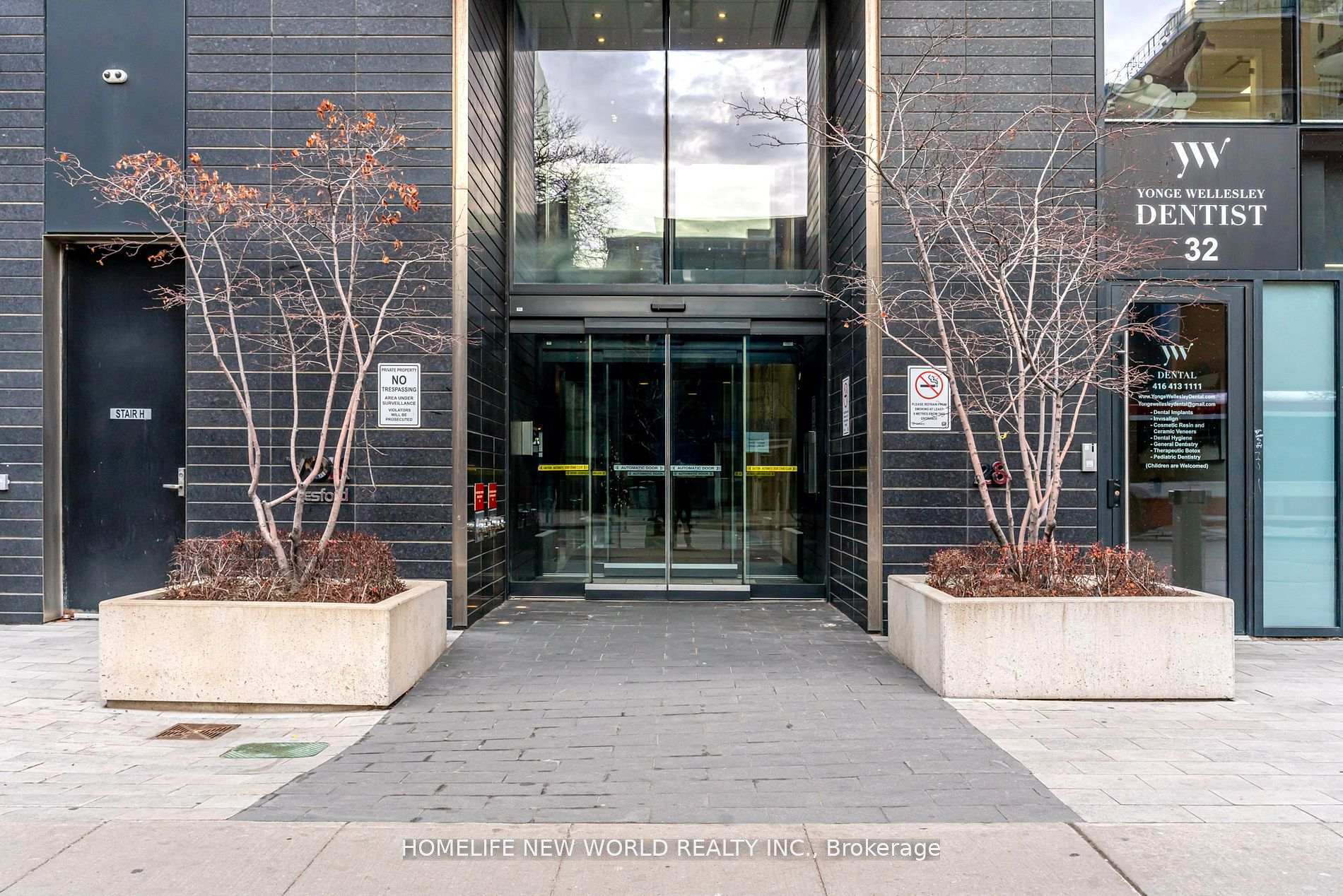 28 Wellesley Street E 1701, Toronto C08, ON M4Y 1G3