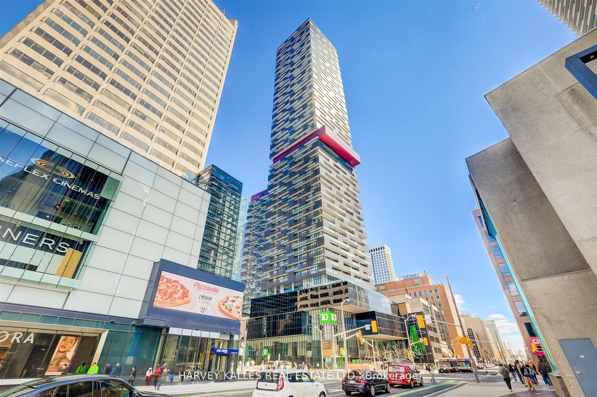 8 Eglinton Avenue E 5209, Toronto C03 — photo 4 of 5
