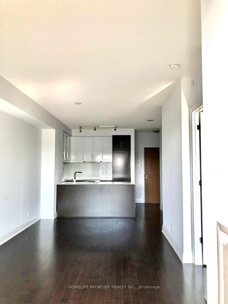 21 Clairtrell Road 411, Toronto C14, ON M2N 0G8