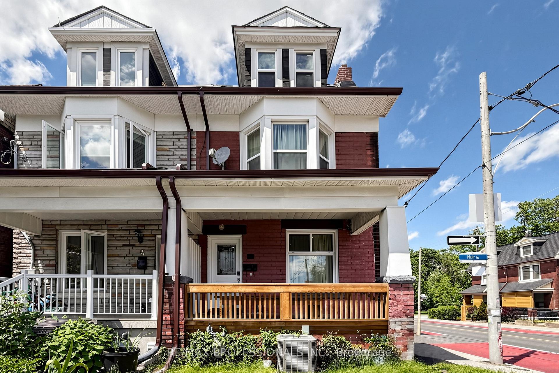 2 Muir Avenue, Toronto C01, ON M6H 1E8
