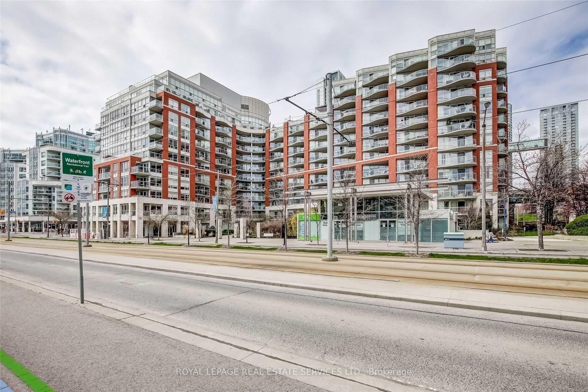 550 Queens Quay 709, Toronto C01, ON M5V 3M8