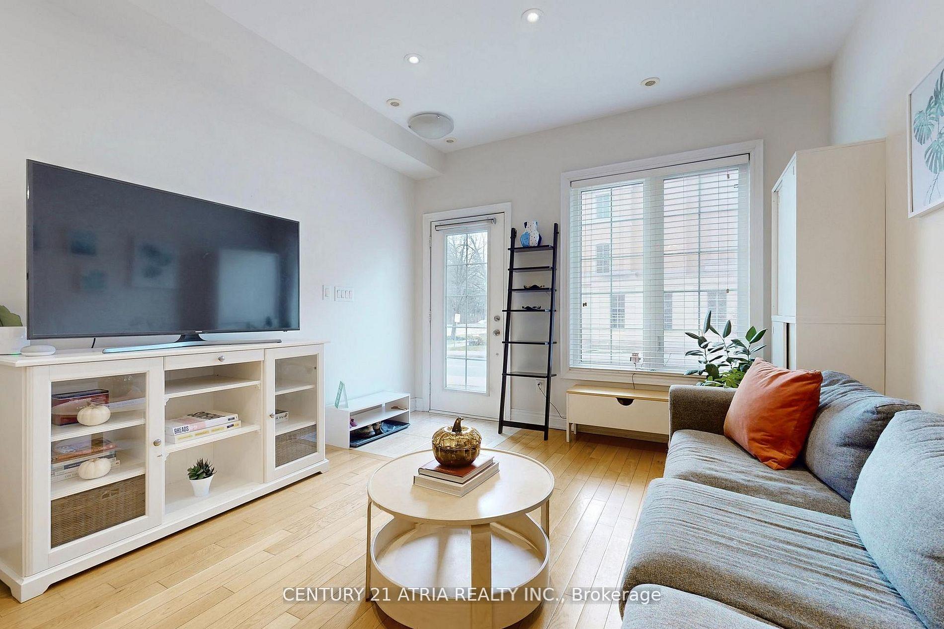 76 Hargrave Lane, Toronto C12 — photo 3 of 5