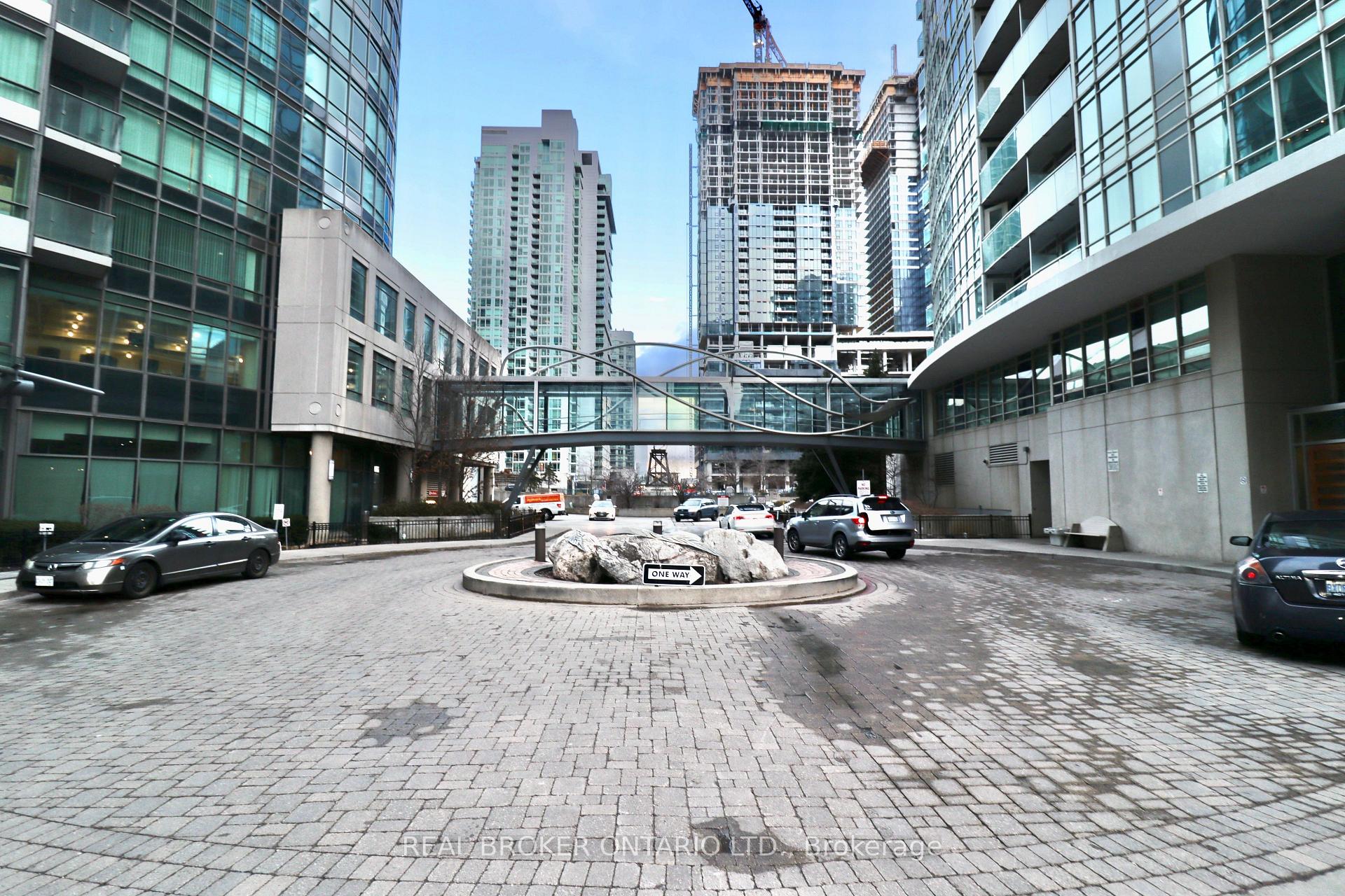 397 Front Street N 1806, Toronto C01, ON M5V 3S1