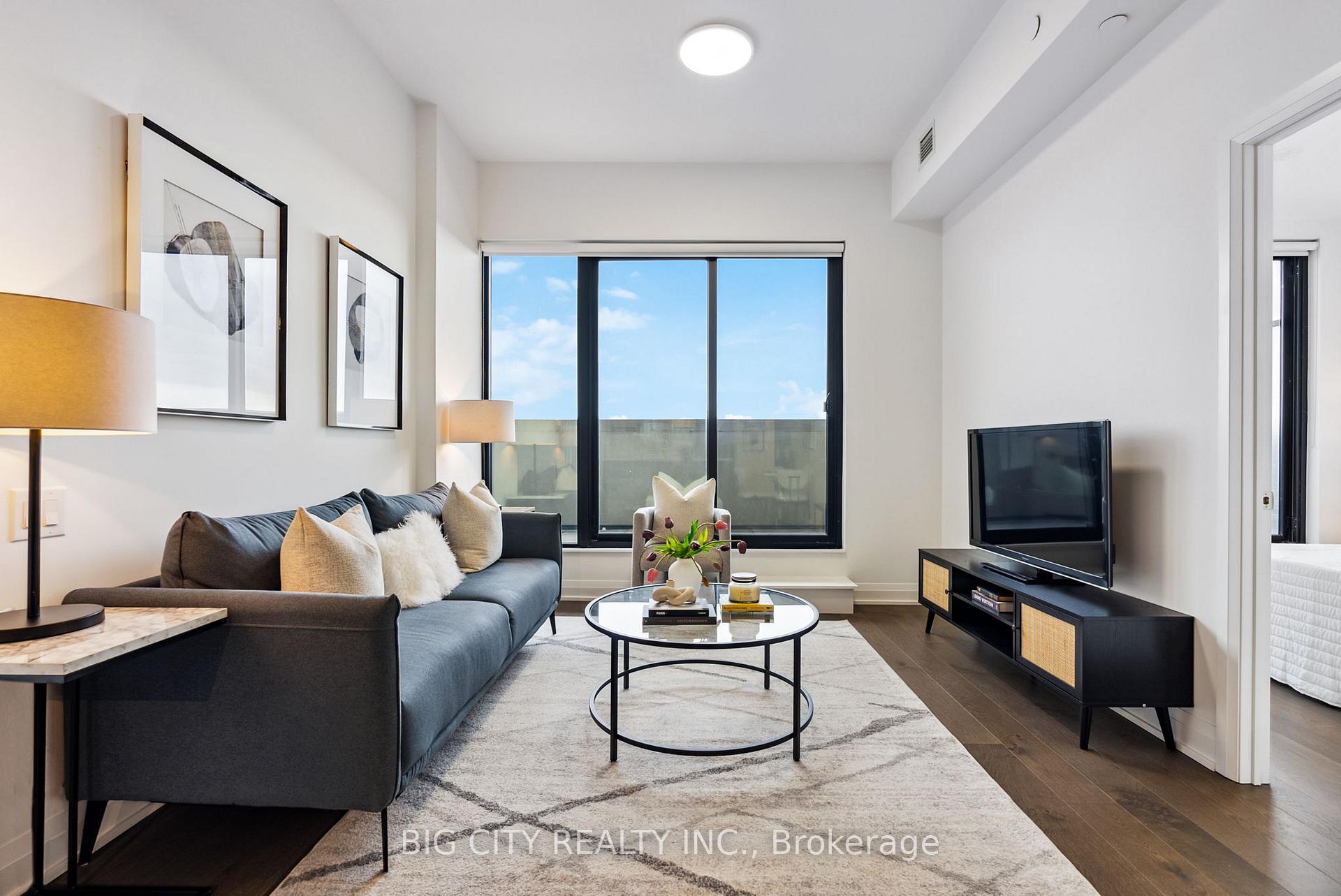 33 Frederick Todd Way 705, Toronto C11, ON M4G 0C9