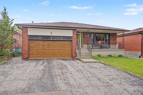 17 Chalet Road, Toronto C15, ON M2J 3V3