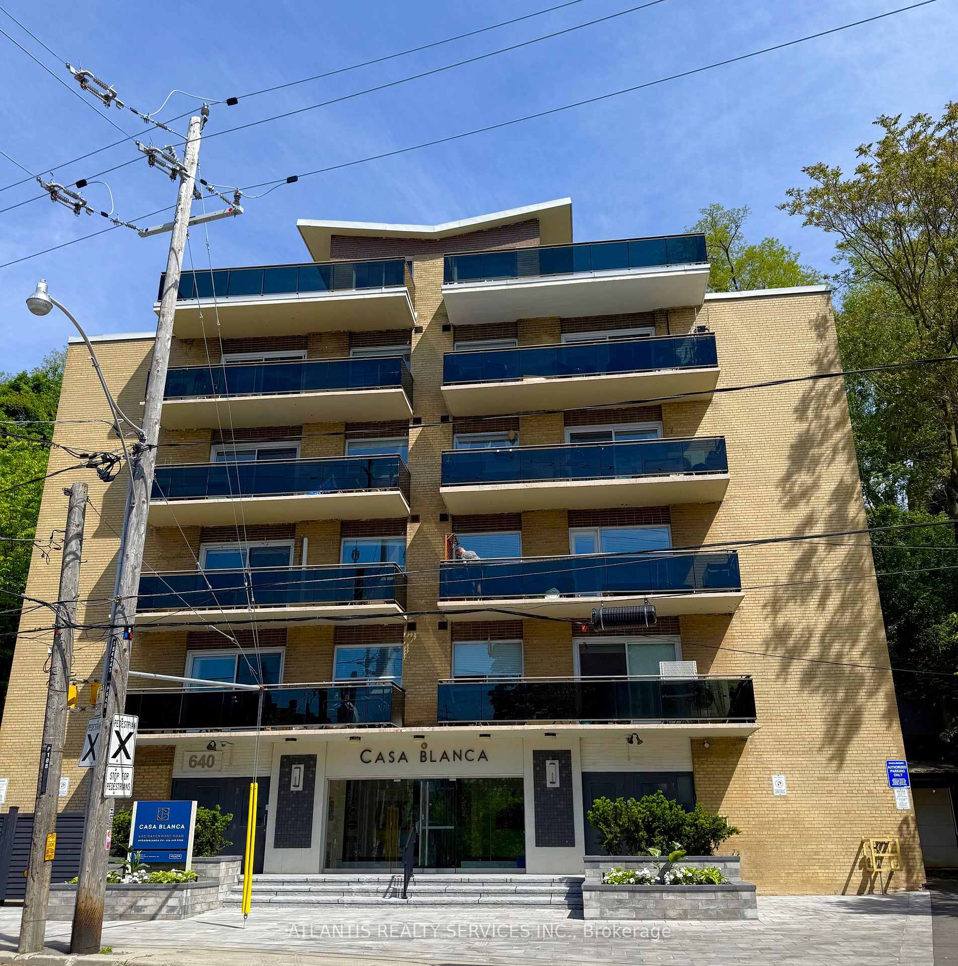 640 Davenport Road 105, Toronto C02, ON M5R 1K9