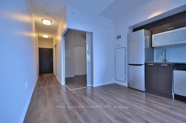 36 Lisgar Street 823E, Toronto C01, ON M6J 3G2