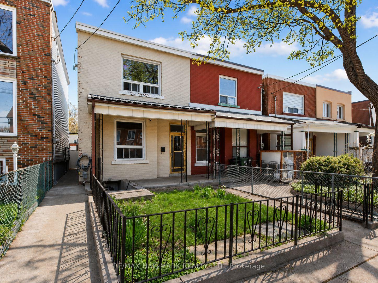 141 Palmerston Avenue, Toronto C01, ON M6J 2J2