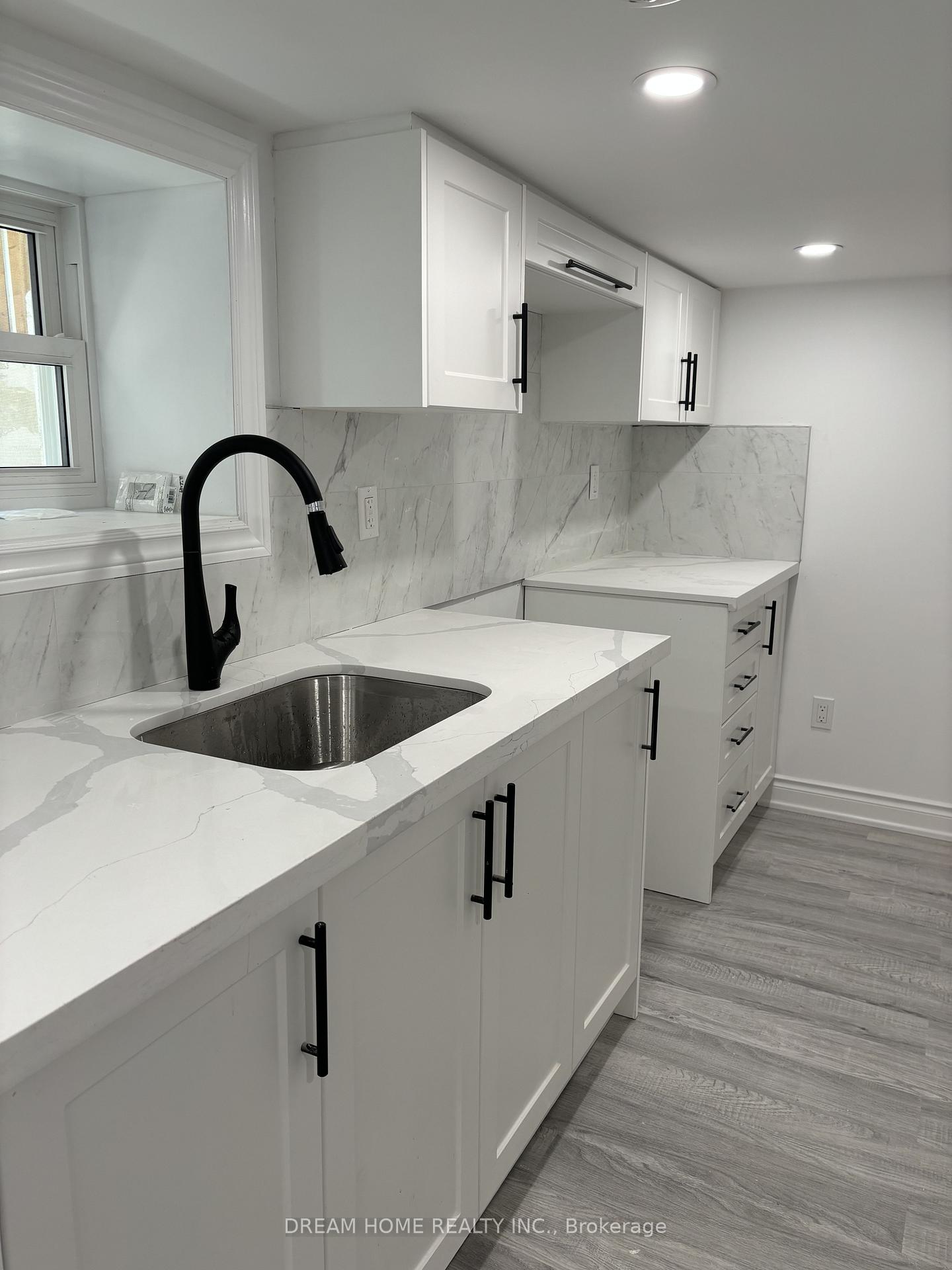 262 clinton Street Bsmt, Toronto C01, ON M6G 2Y6